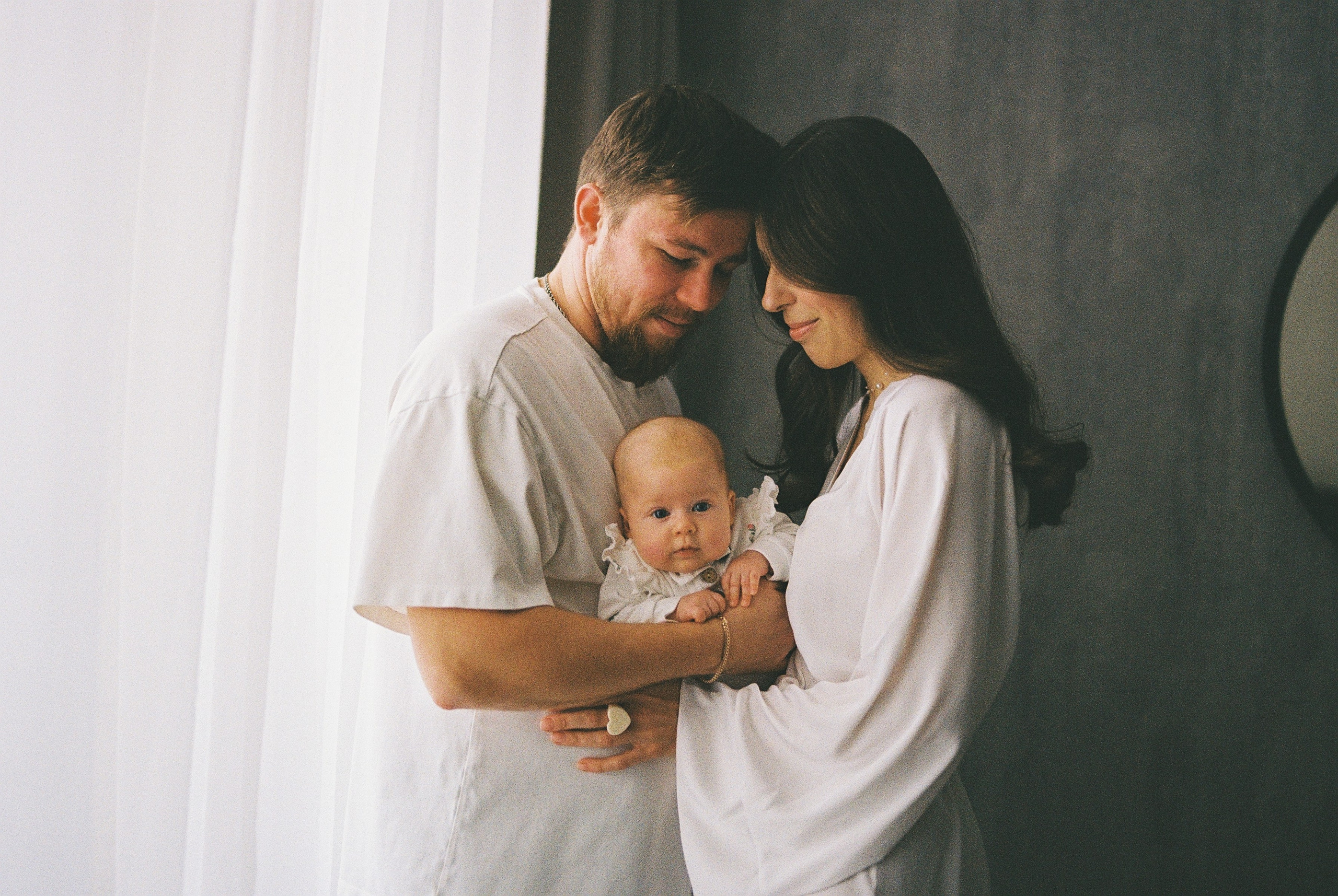 Галина, Денис и их дочка (35 мм). Фотограф в Екатеринбурге и Москве, Анна