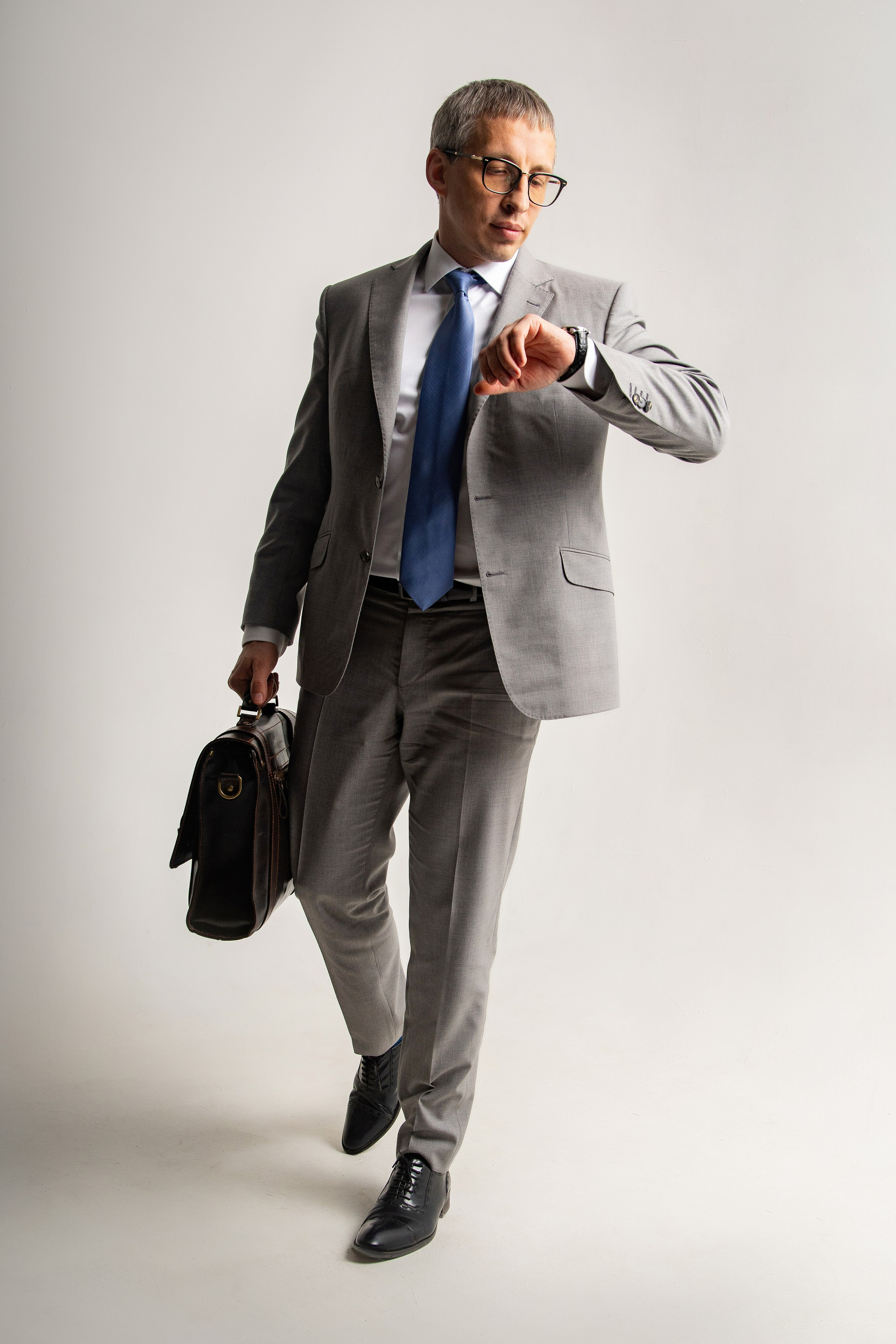 Деловые Портреты женщин и мужчин. Студийный и Рекламный Фотограф в Екатеринбурге Сергей Минин