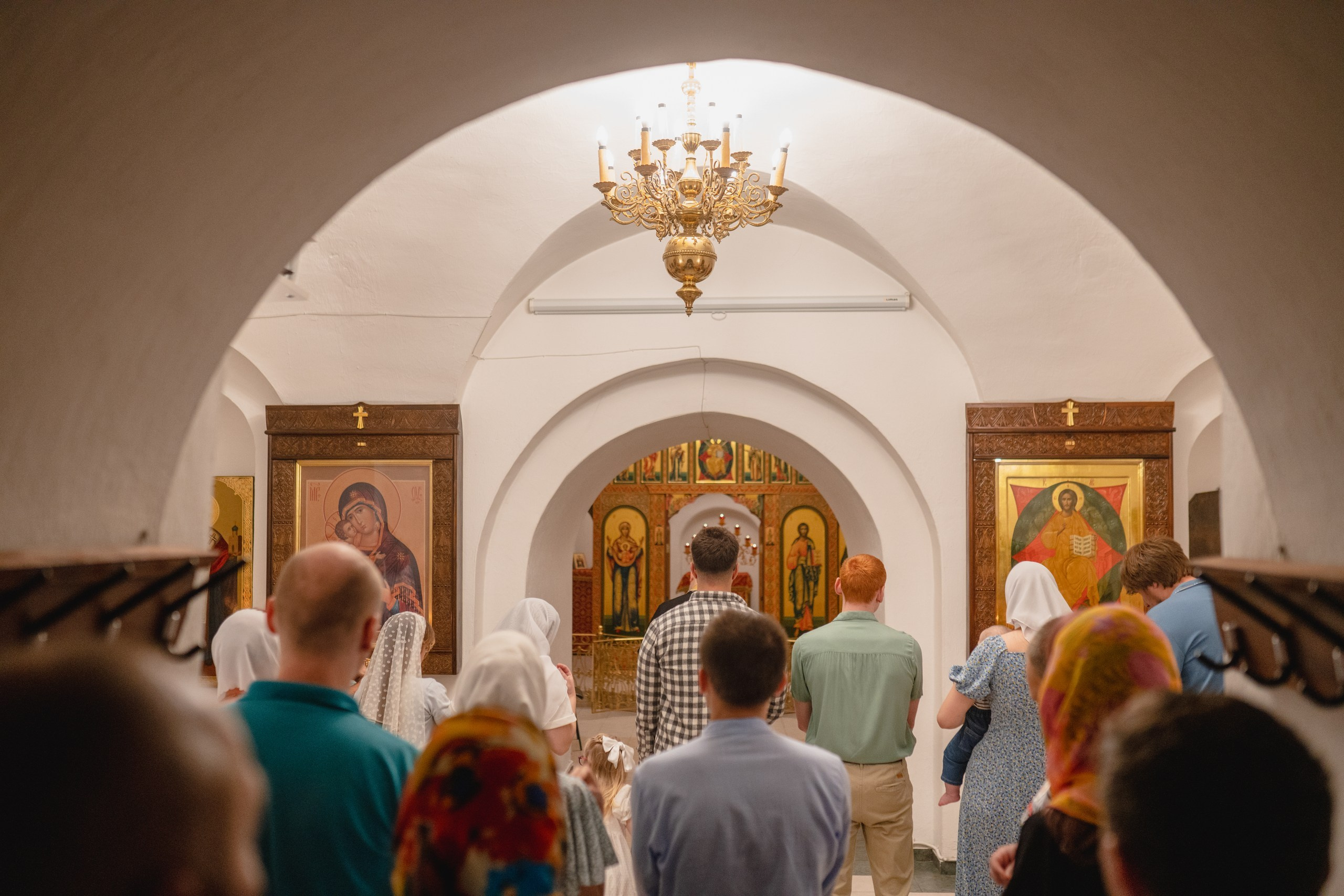 Иван. Церковь Благовещения Пресвятой Богородицы в Тайнинском. Семейный фотограф в Москве Лилия Лебедева