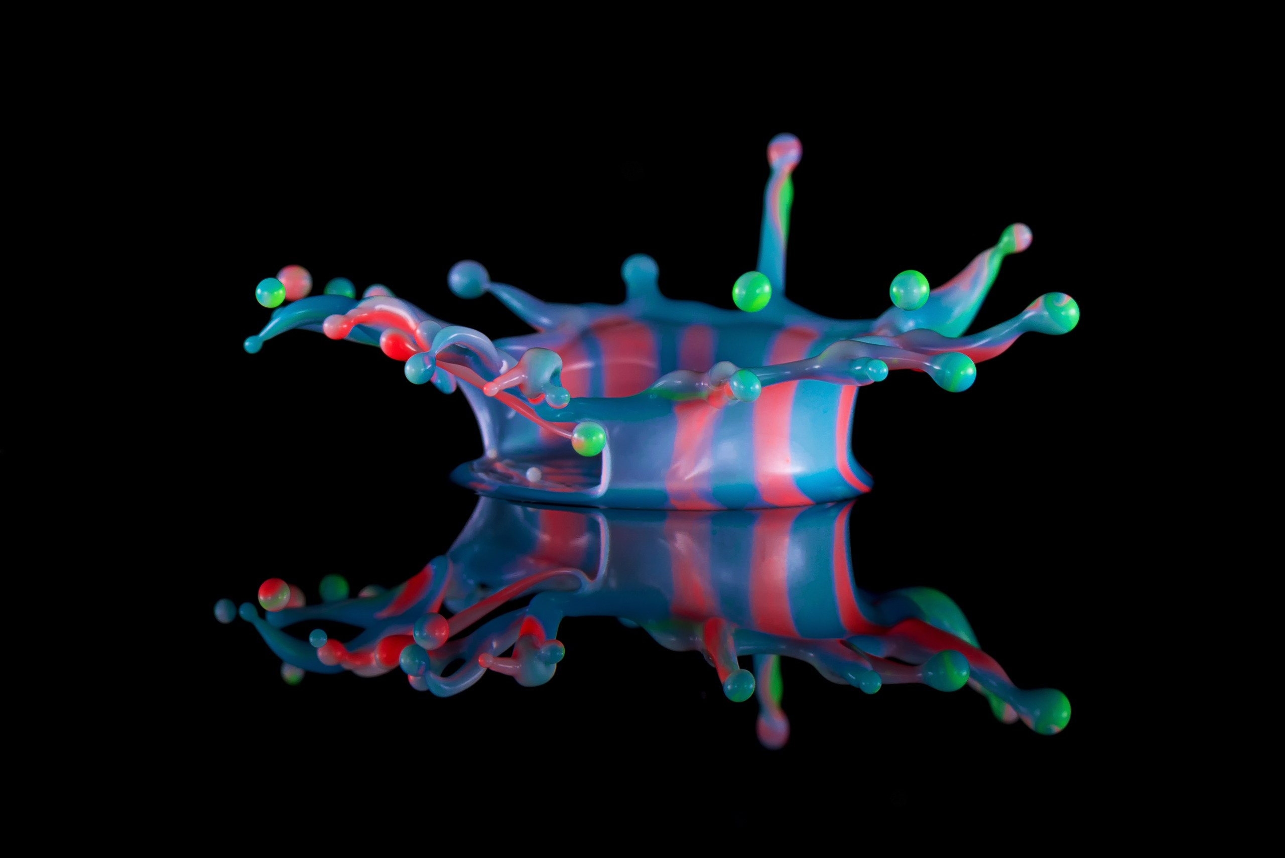 Классические формы. Скульптуры из воды Сергея Толмачева