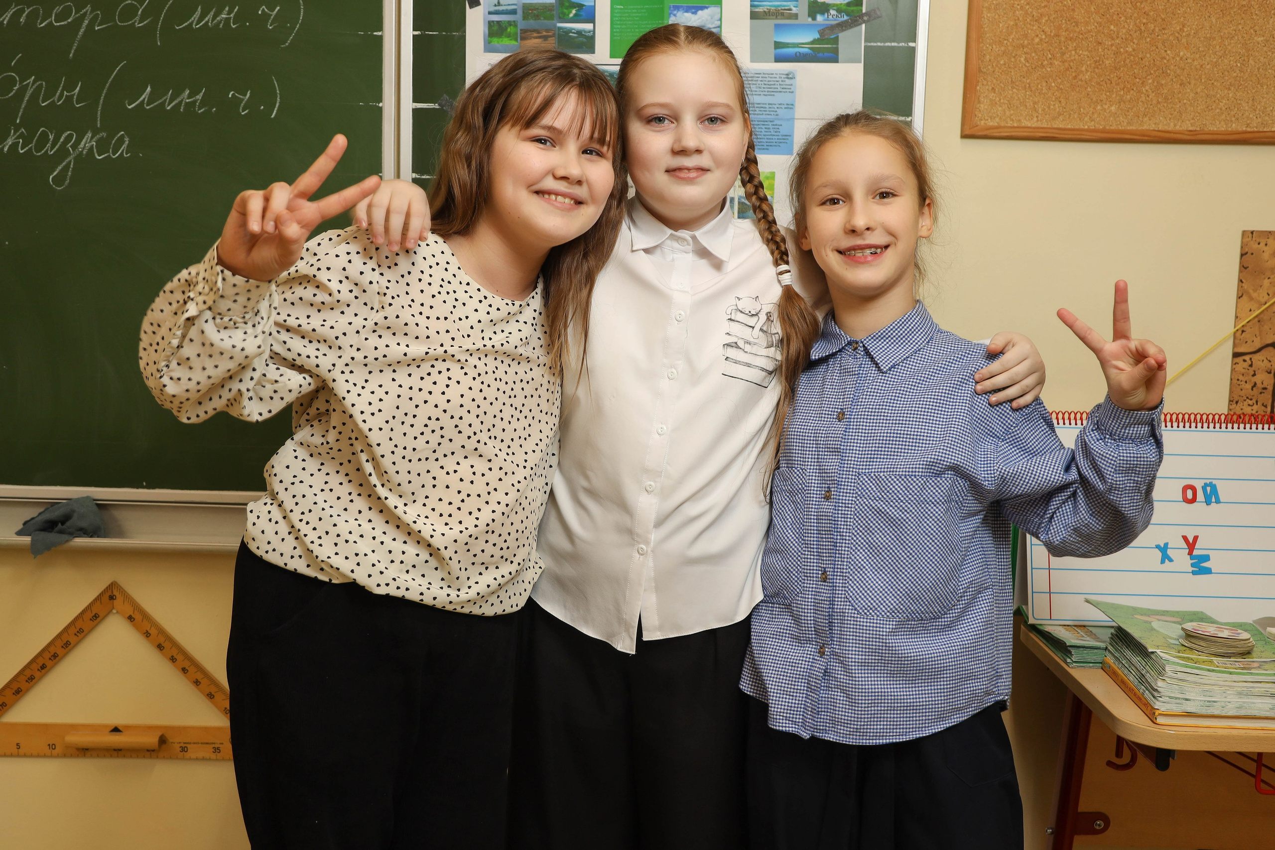 Школьный альбом 4-й класс. Фотограф Антон Чупринин