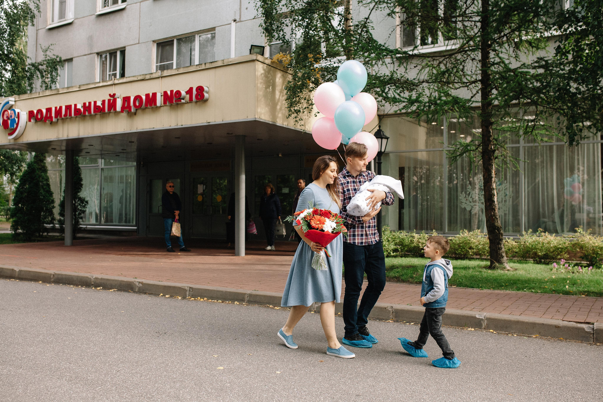 Выписка из род дома. Семейный и свадебный фотограф в Майкопе Михаил Мартиросян