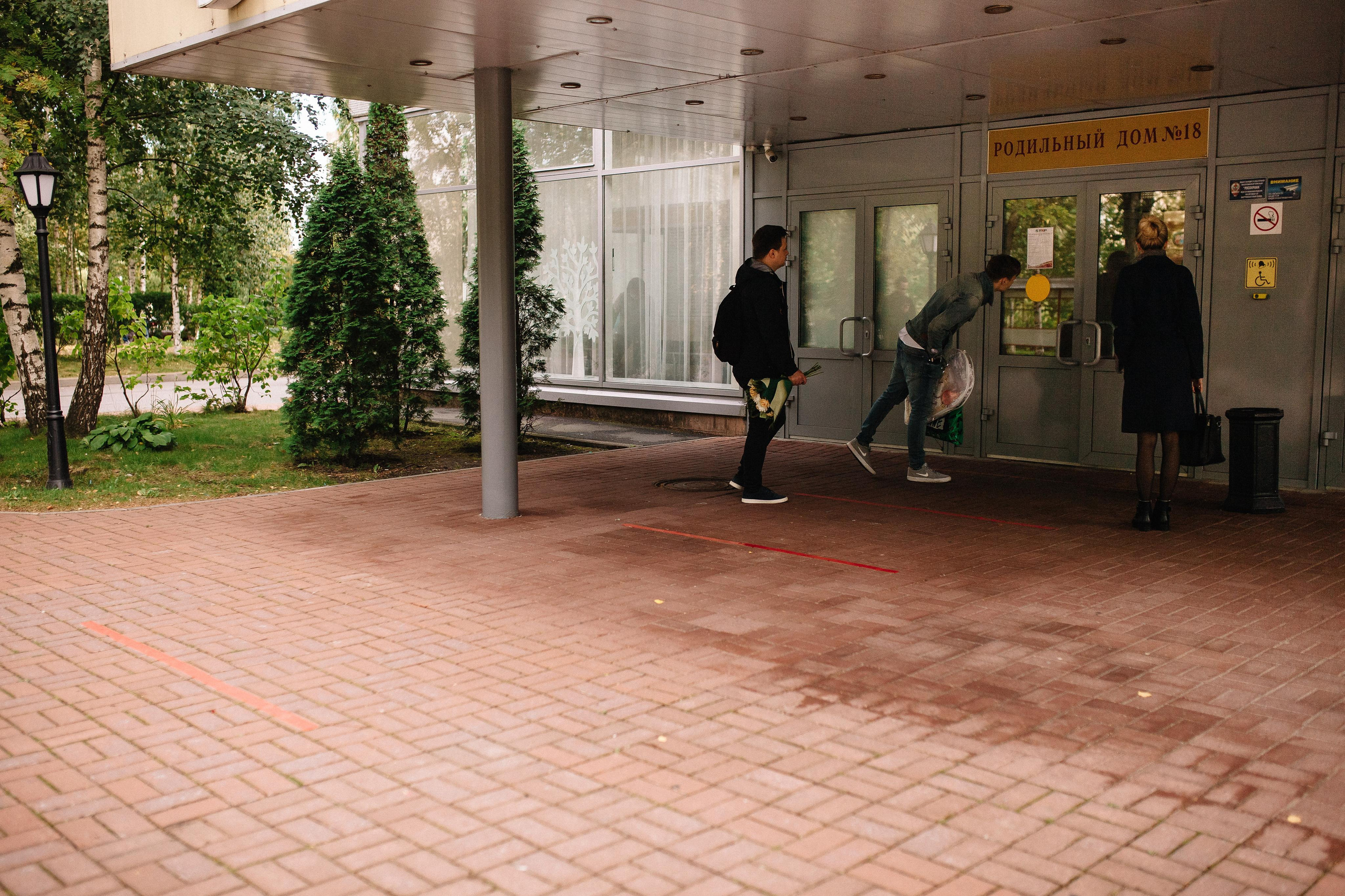 Выписка из род дома. Семейный и свадебный фотограф в Майкопе Михаил Мартиросян