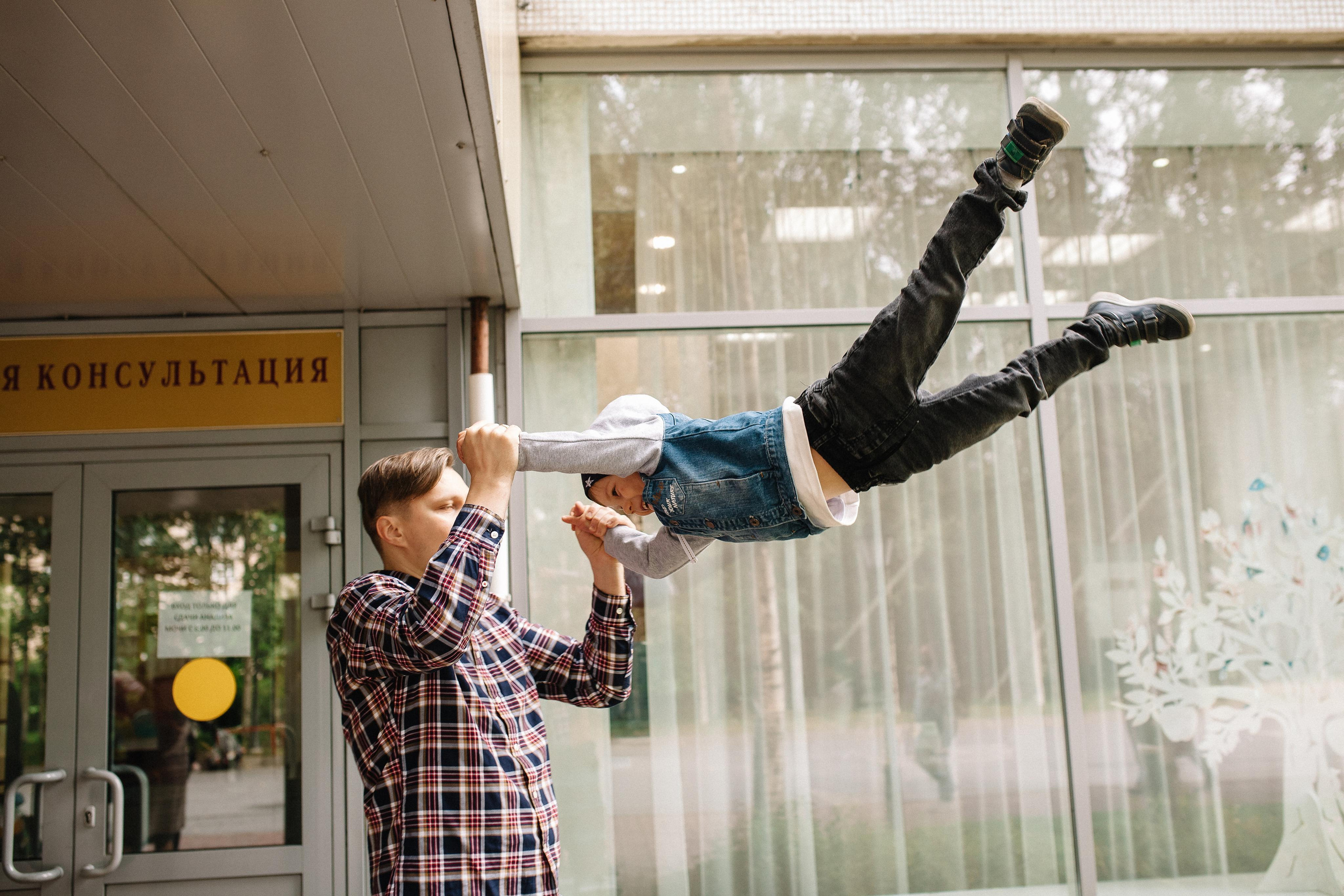 Выписка из род дома. Семейный и свадебный фотограф в Майкопе Михаил Мартиросян