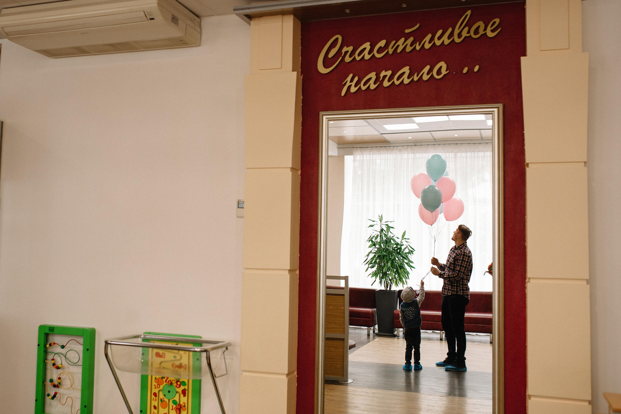 Выписка из род дома. Семейный и свадебный фотограф в Майкопе Михаил Мартиросян