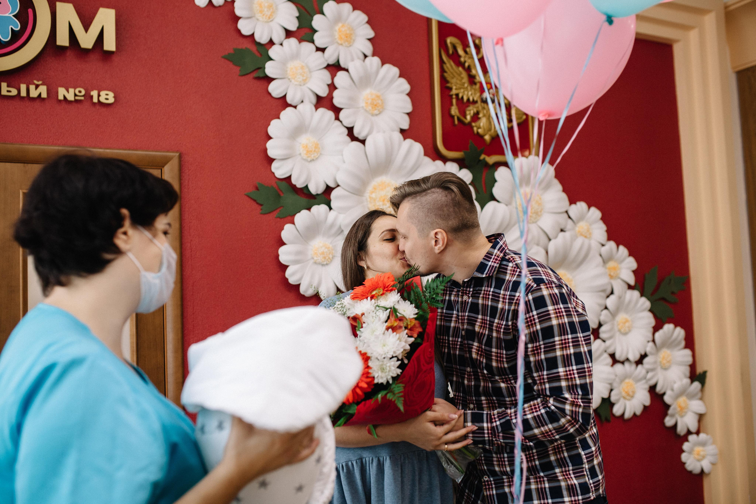 Выписка из род дома. Семейный и свадебный фотограф в Майкопе Михаил Мартиросян