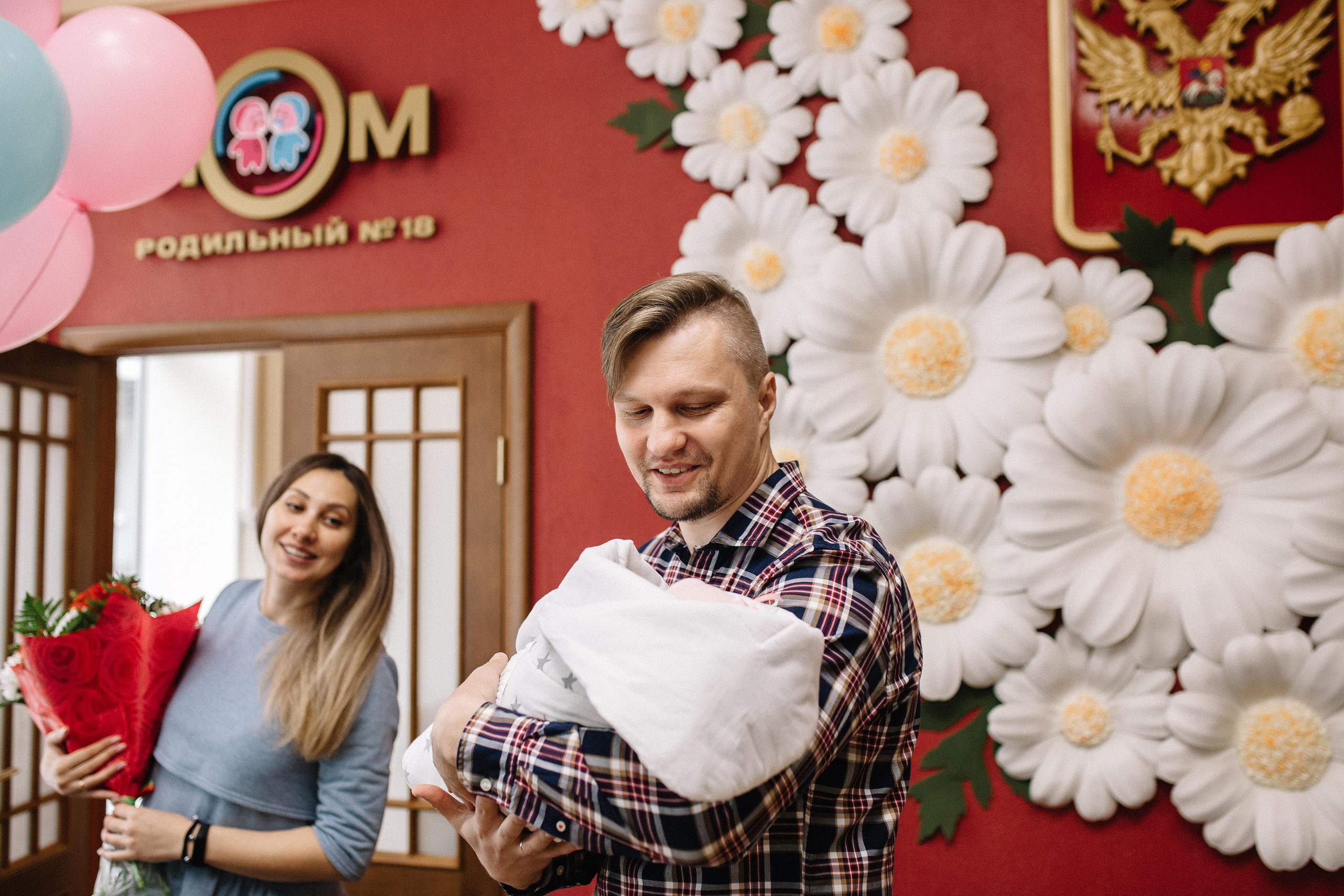 Выписка из род дома. Семейный и свадебный фотограф в Майкопе Михаил Мартиросян