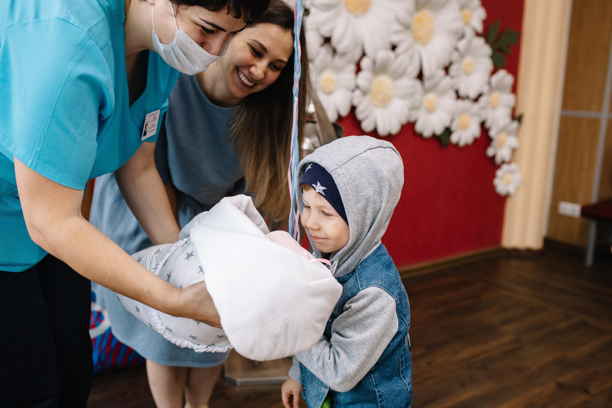 Выписка из род дома. Семейный и свадебный фотограф в Майкопе Михаил Мартиросян