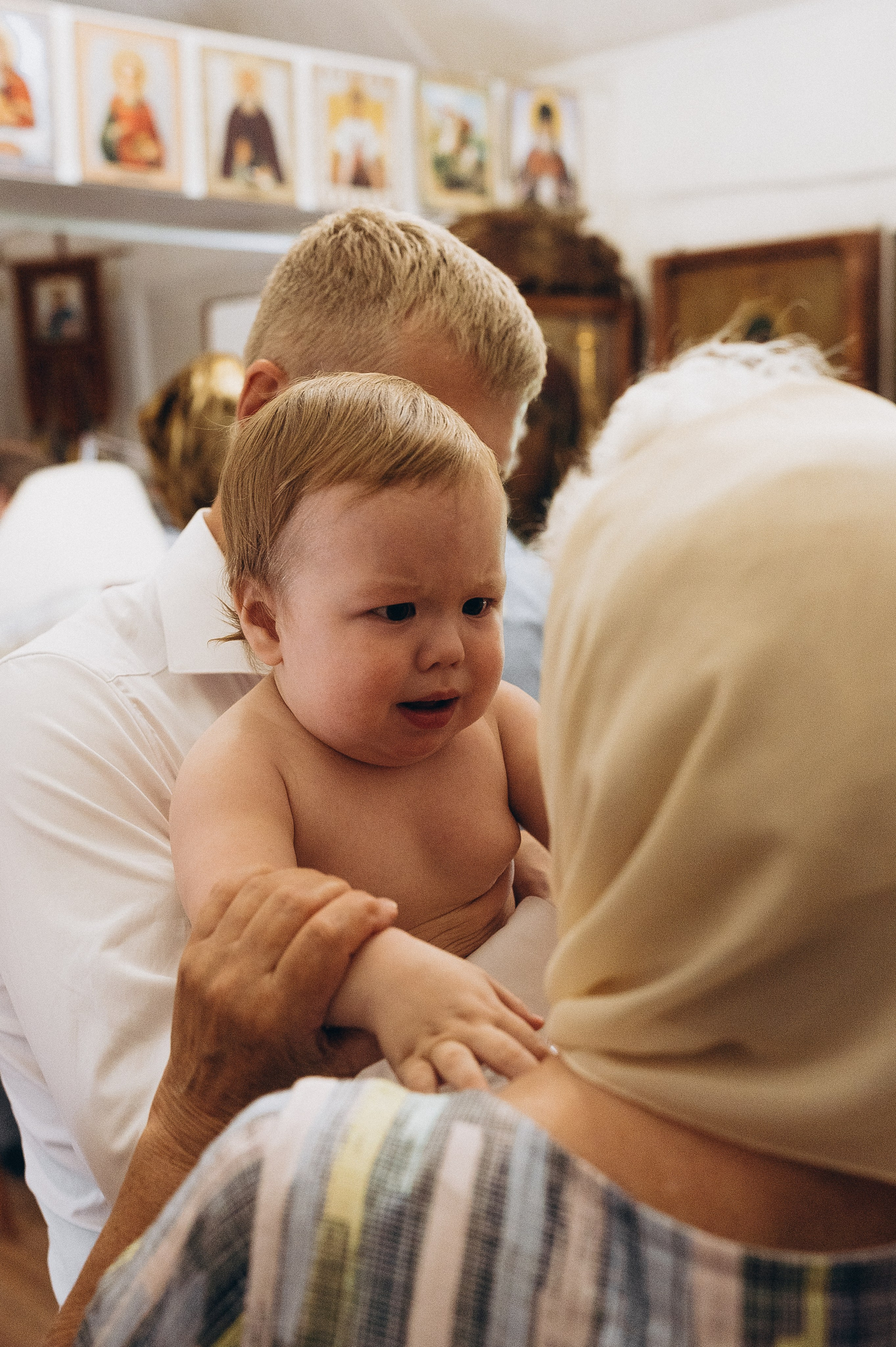 Крещение Михаила в Свято-Никольском храме. Семейный и домашний фотограф в Уфе Ирина Гарасюта