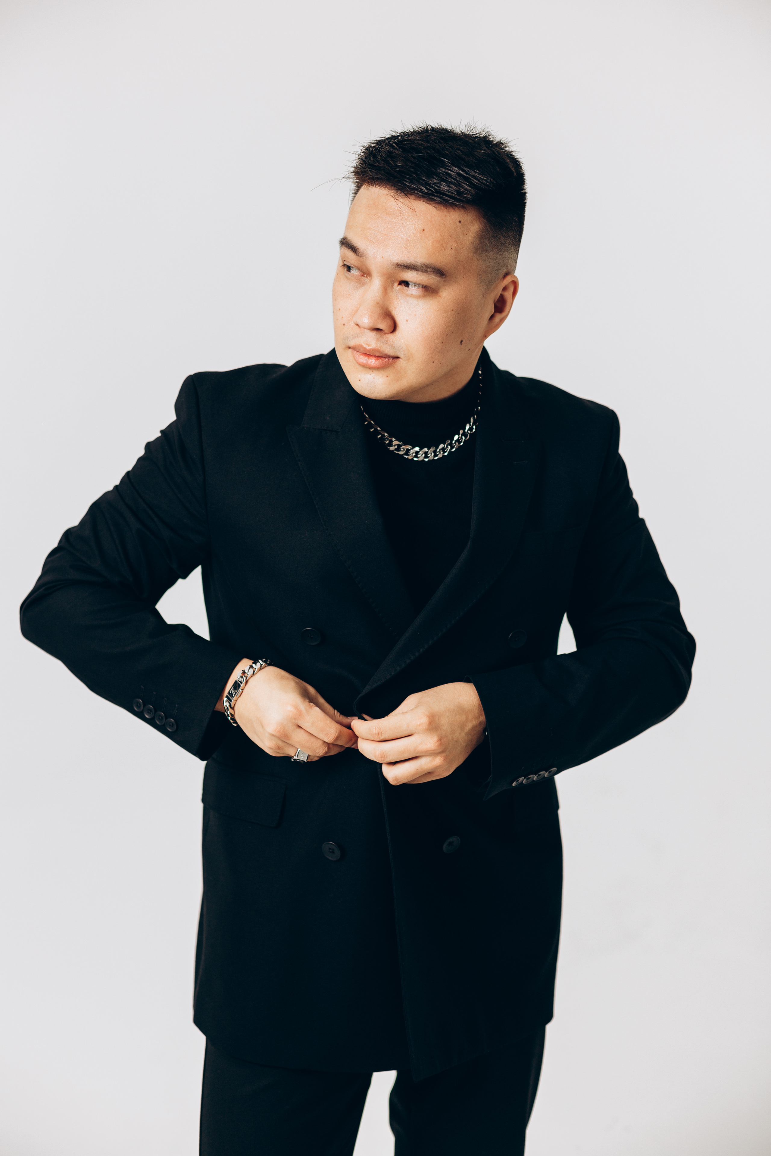 Портретная и индивидуальная фотосессия в Алматы. Фотограф в Алматы Сиражев Карымсак. Фотосессия, бизнес портреты