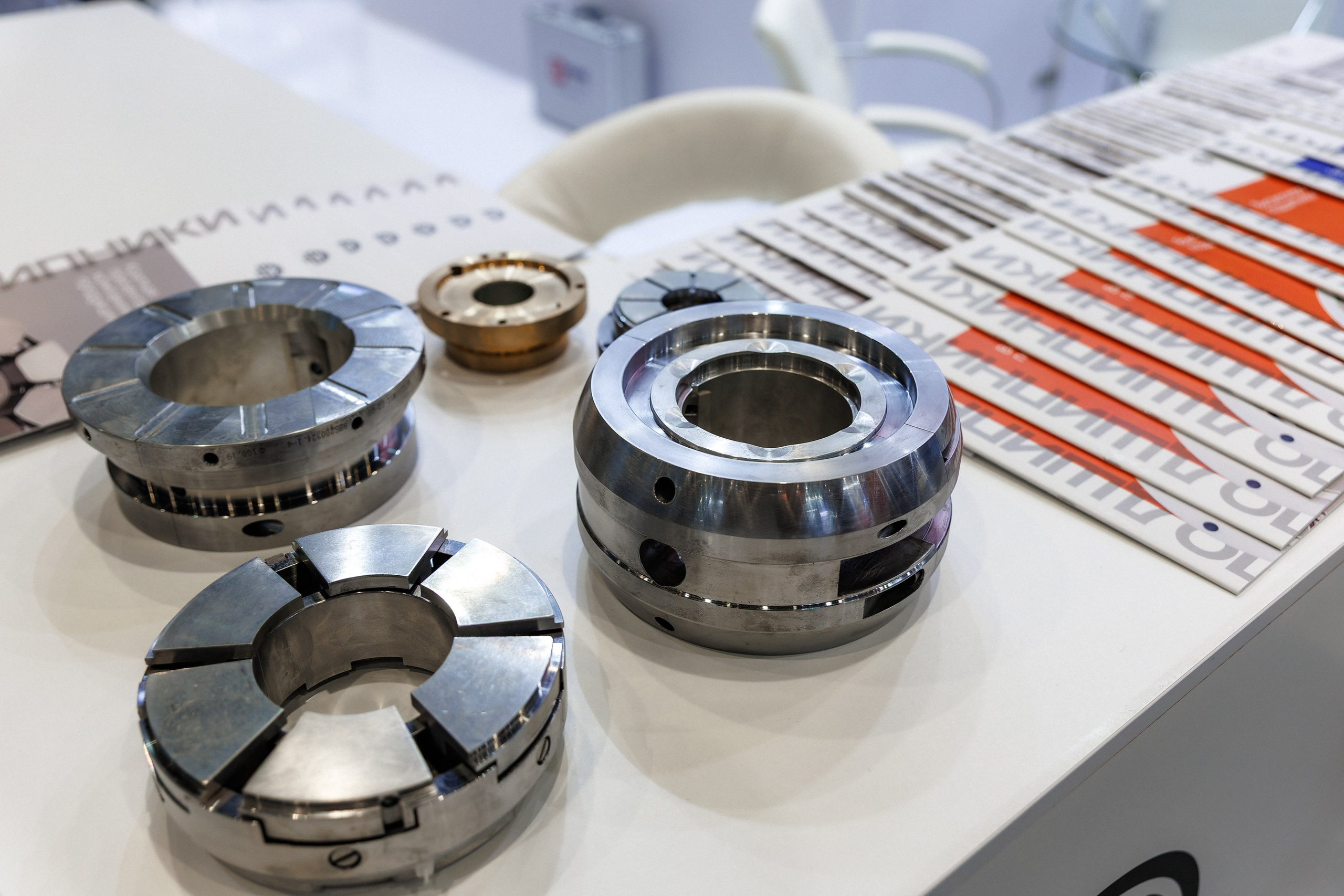 Работа стенда ROKE — Газовый Форум 2025. Репортажный фотограф в Москве Сергей Мирошников