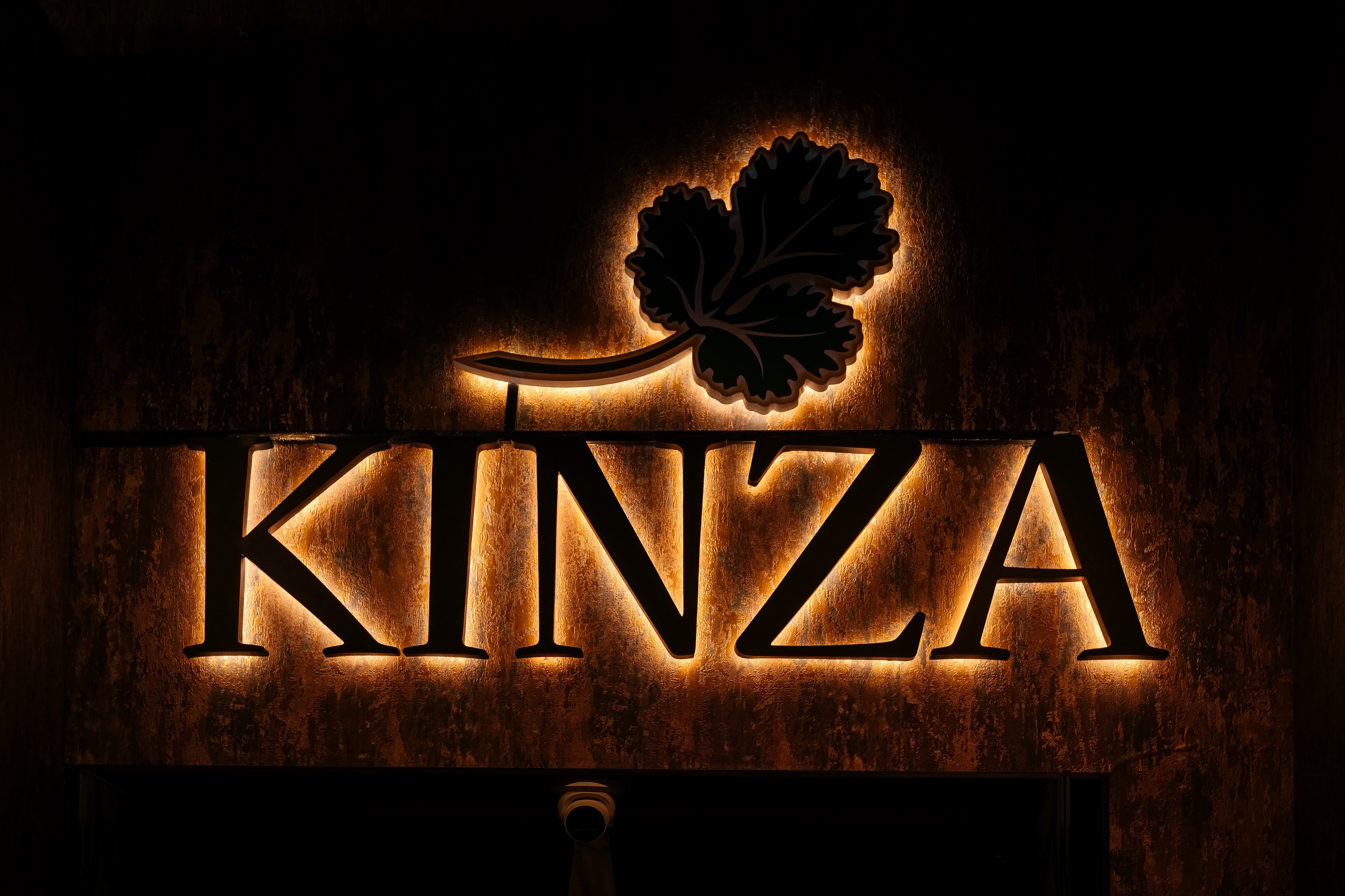 Свадьба с венчанием в Щелково. Прогулка в Гребнево, ресторан Кинза, отель Премиум. Свадебный и семейный фотограф Виктория Носачёва. Щелково, Москва и МО