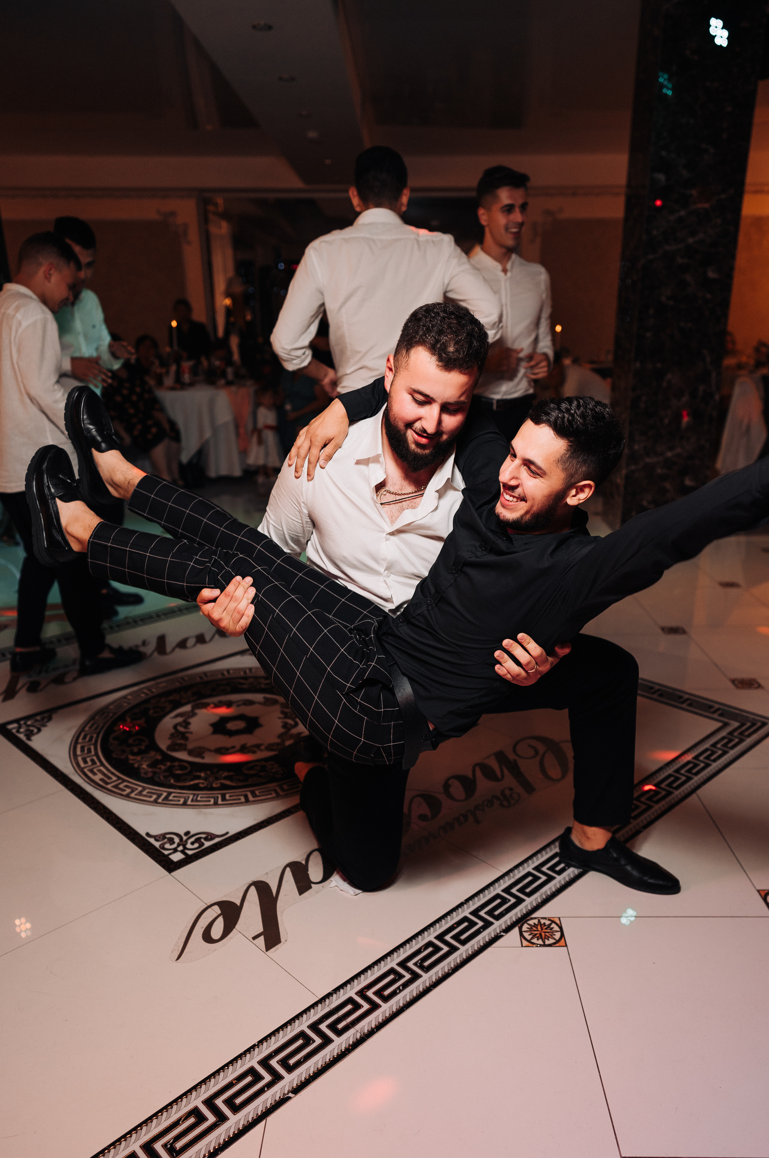 Нежность и веселье. Фотограф — Москва — Артем Гончаренко