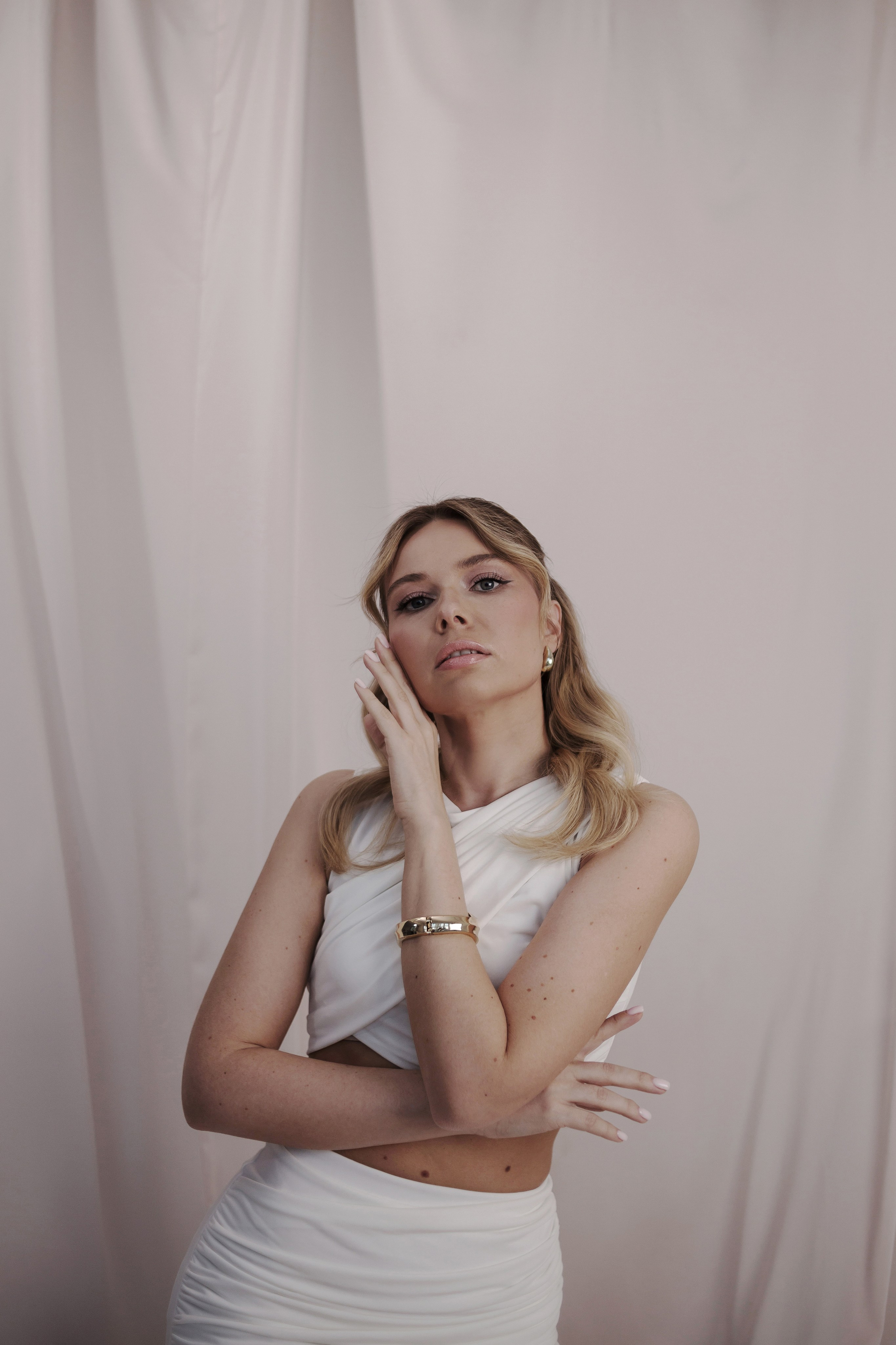 Md: @lovexxxxMuah: @mari.bulatovaOrg: @creative_photodayLoc: @daily_photostudio