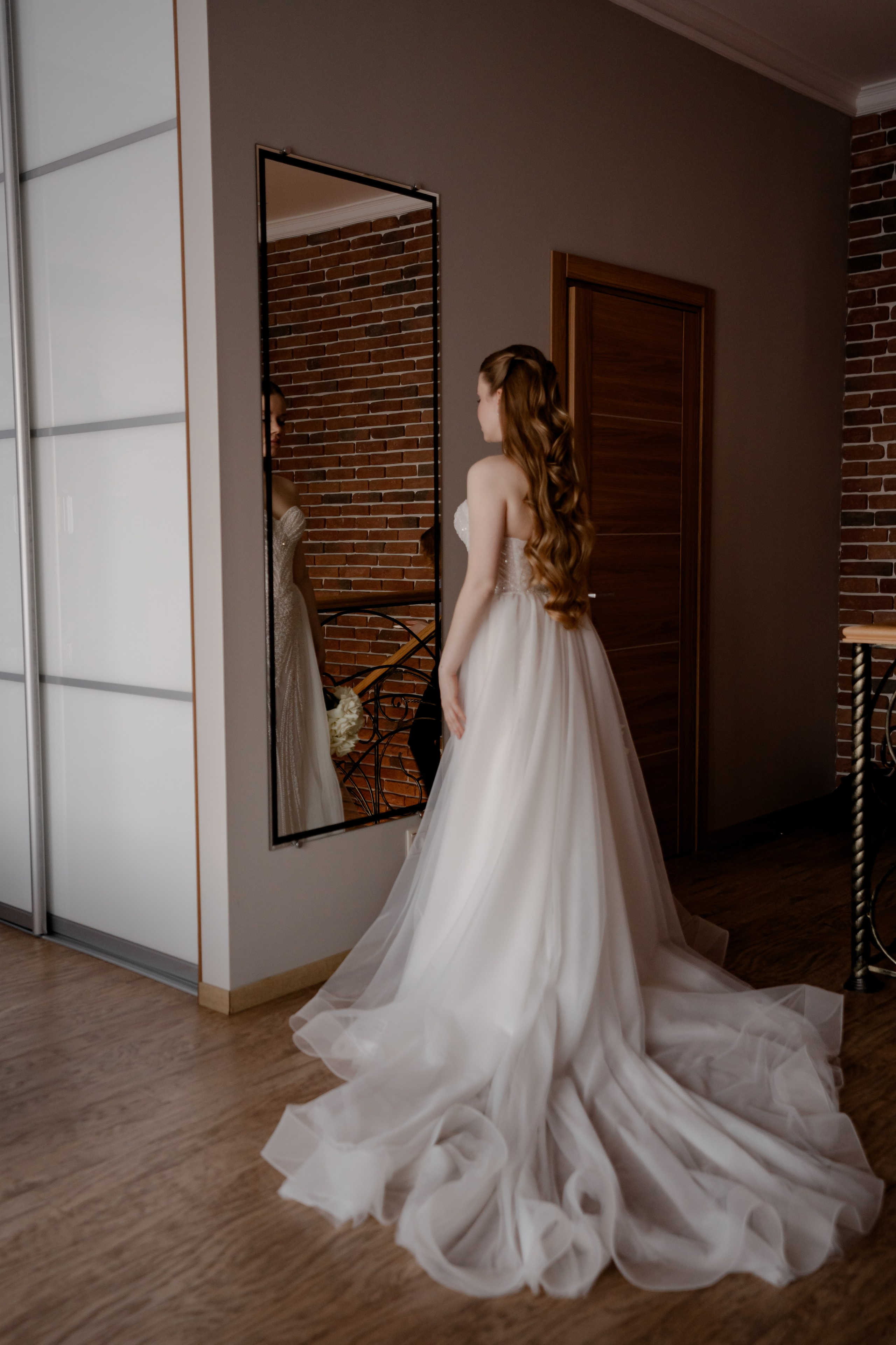 СВАДЕБНАЯ СЬЕМКА СБОРОВ В ОТЕЛЕ И ВЫЕЗД НА ЦЕРЕМОНИЮ (СНЯТО В СИБИРЕ В НИЖНЕВАРТОВСКЕ). Профессиональный фотограф, Санкт-Петербург — Виктория Богомолова