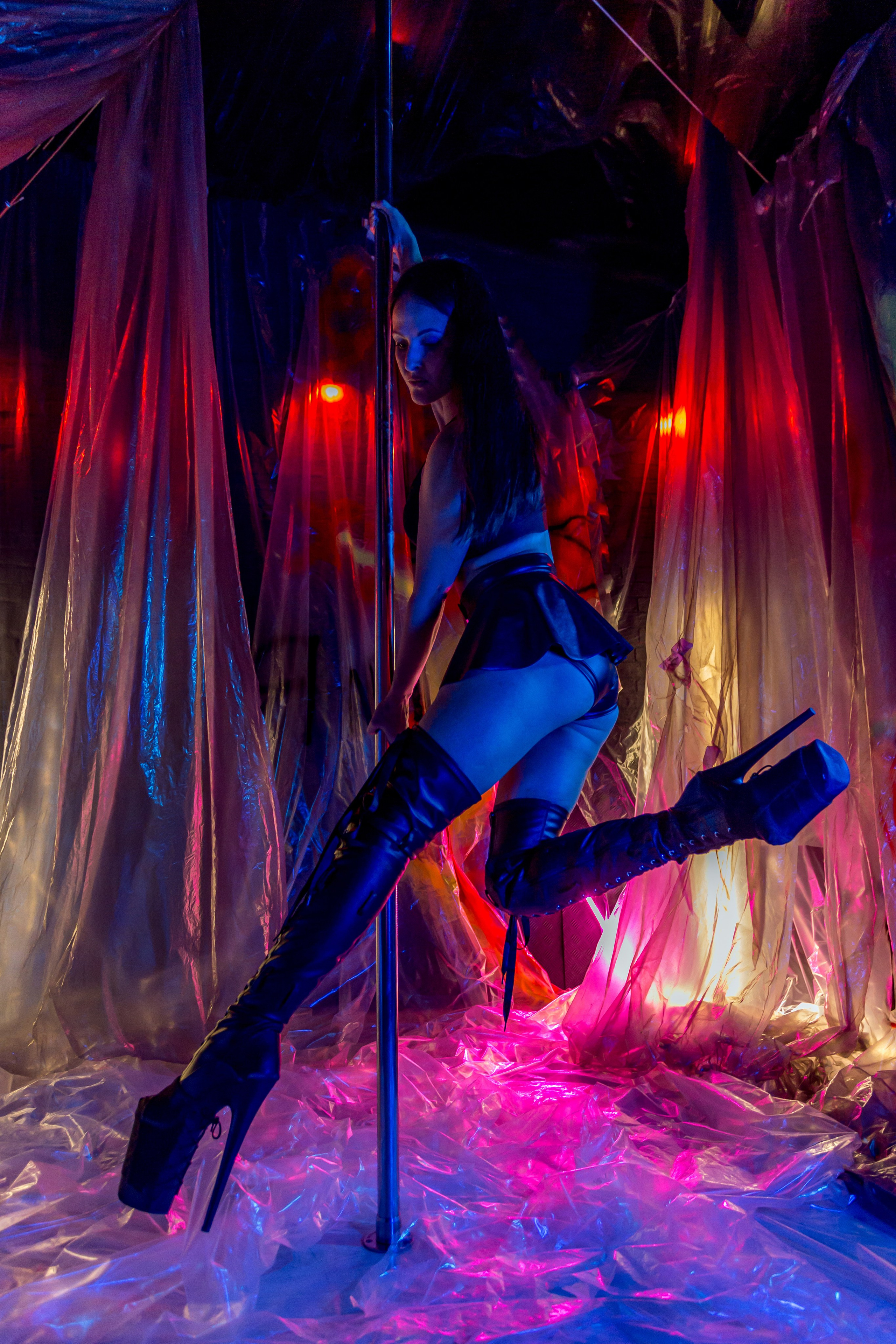 Тематическая фотосессия на пилоне