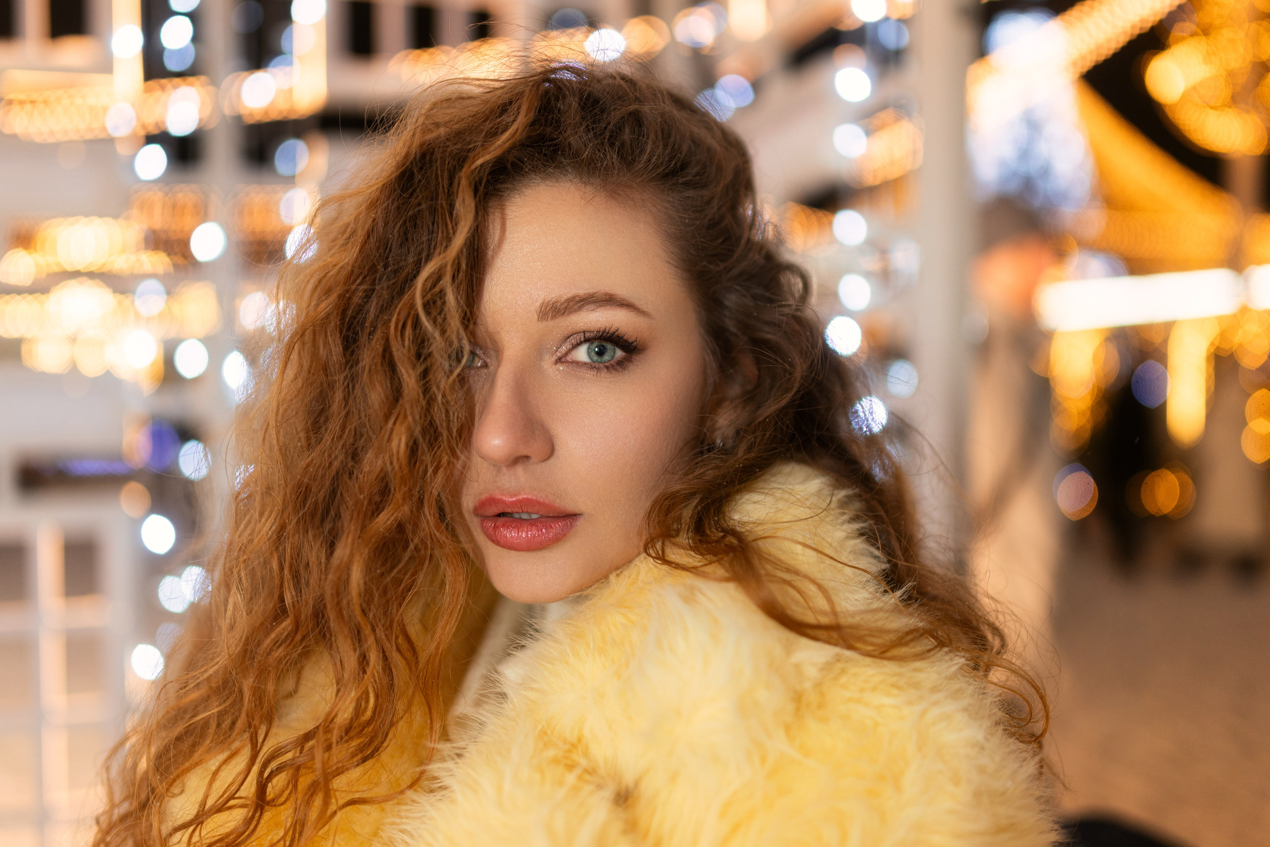 Ночная новогодняя фотосессия у праздничной елки