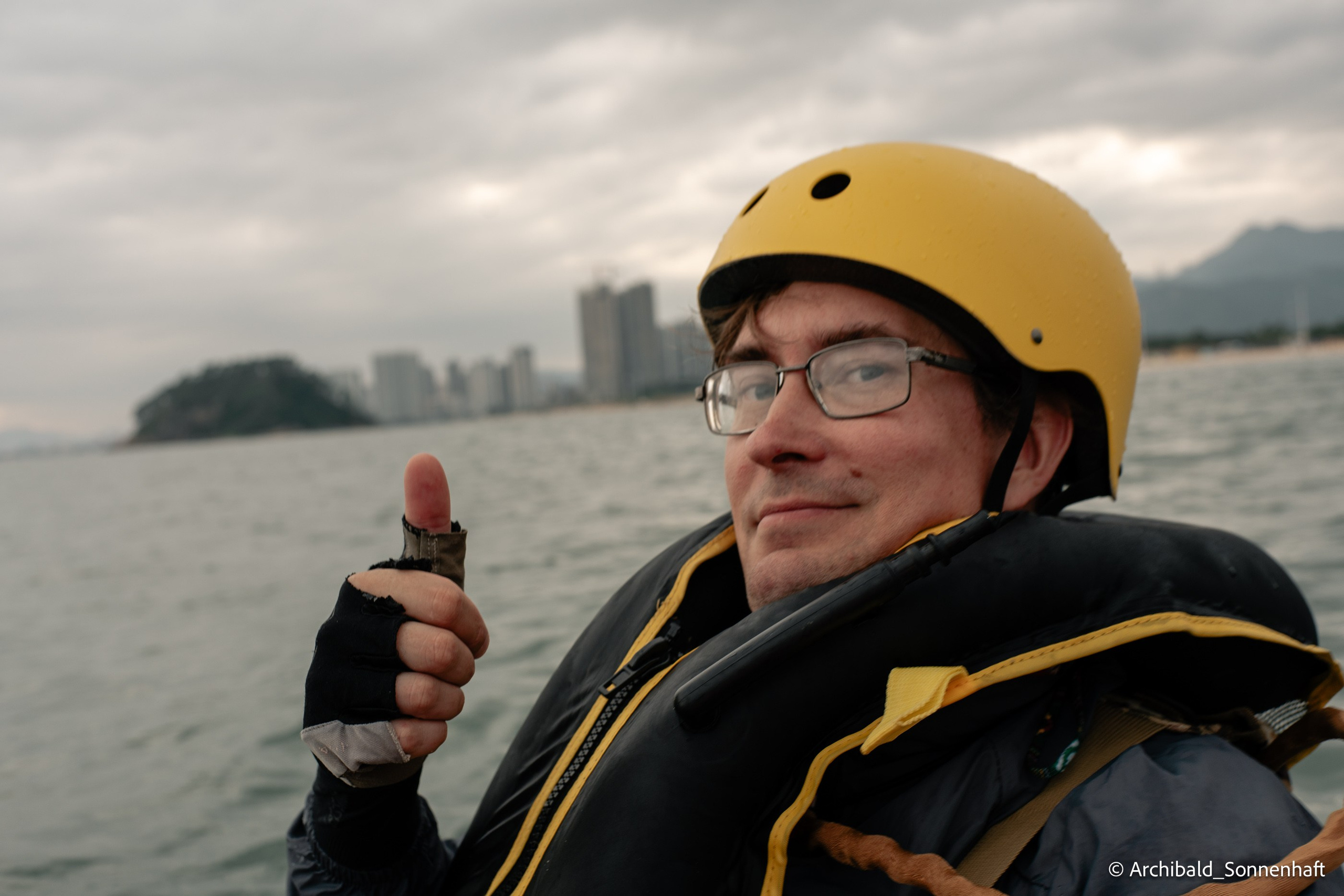Kayaking in Huizhou, China. Photographer in Guangzhou, China. Archibald Sonnenhaft