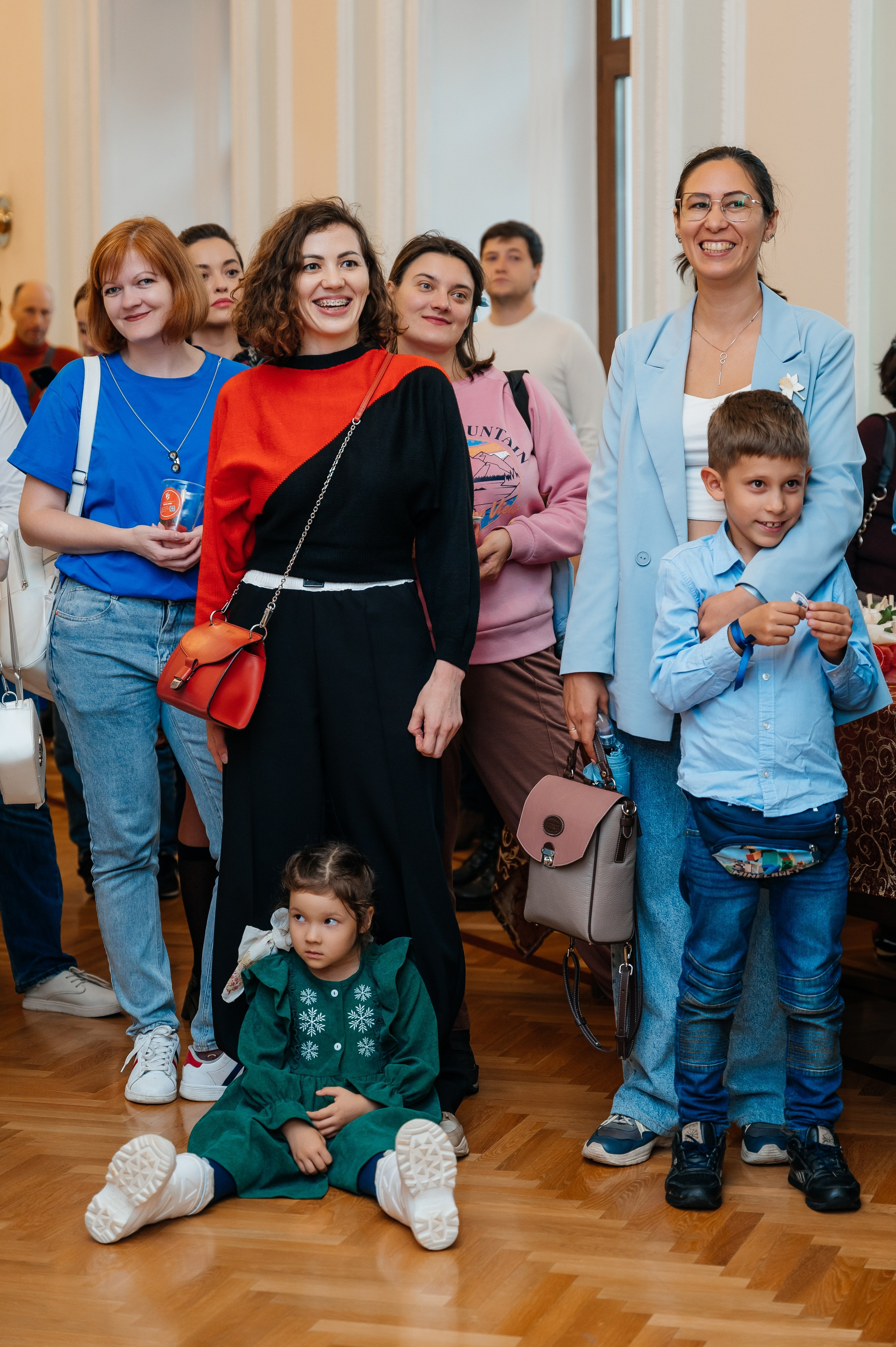 Открытие выставки Кати Васильевой в Молодежном театре. Wedding and family photographer USA