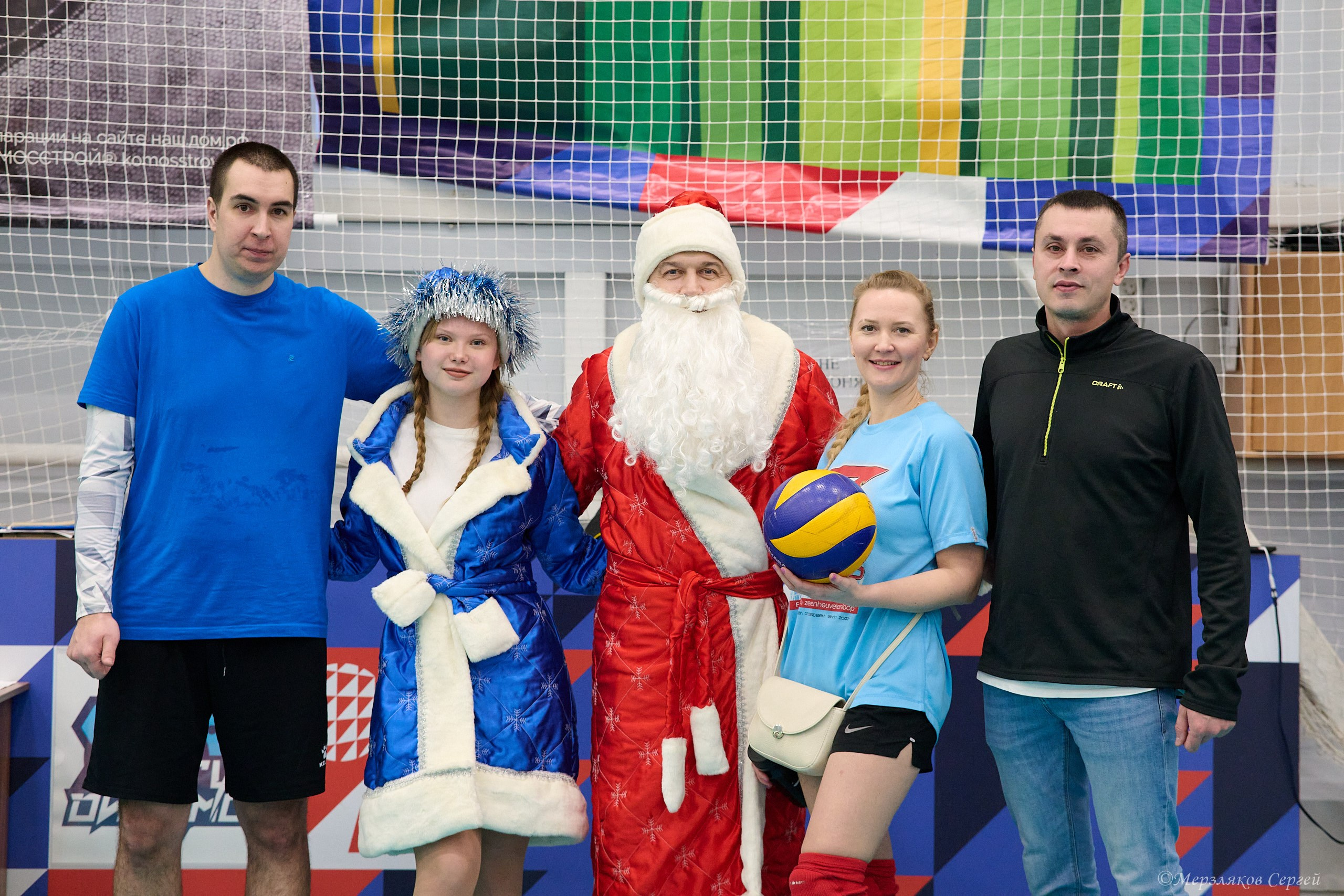 Новогодний волейбольный турнир. Ижевск. 16.12.23. Спортивный репортажный фотограф в Ижевске Сергей Мерзляков