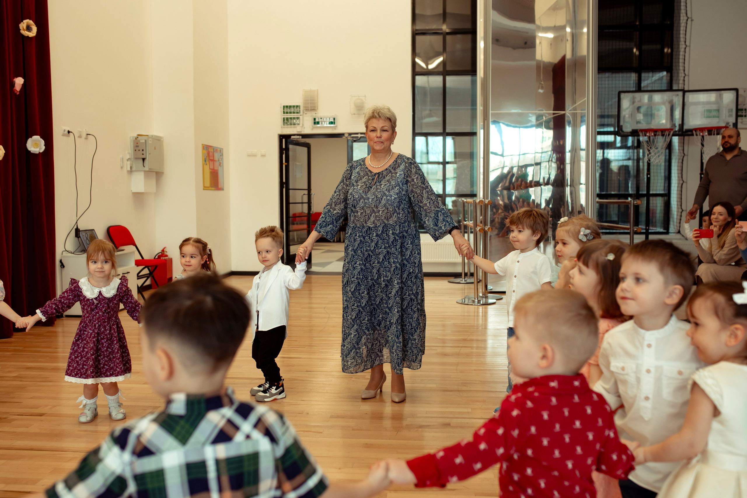 Праздник весны в детском саду. Семейный и детский фотограф в Москве Дорогова Екатерина