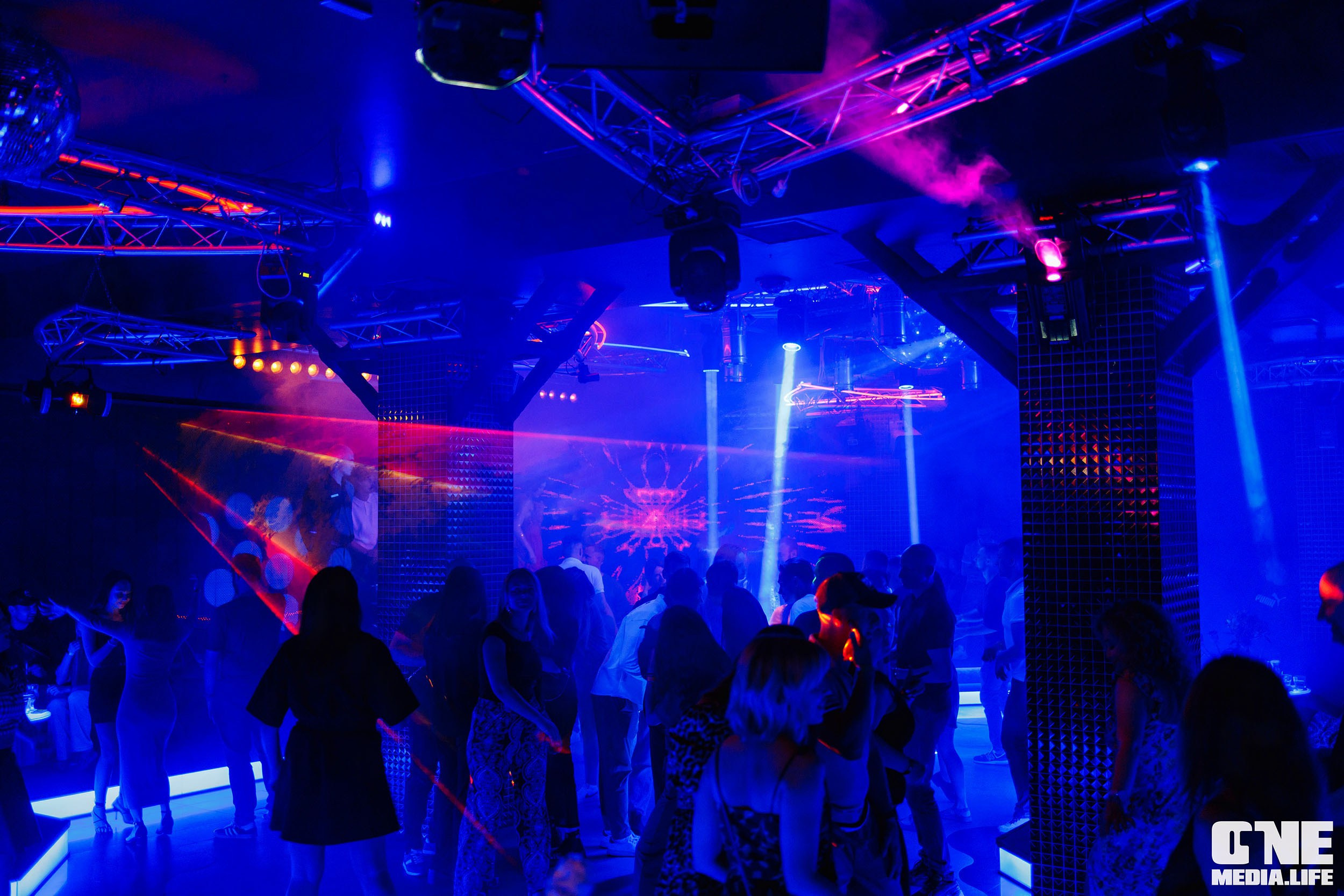Фоторепортаж из РК Планета. One Media Life: фоторепортажи, фотоотчеты с мероприятий и заведений