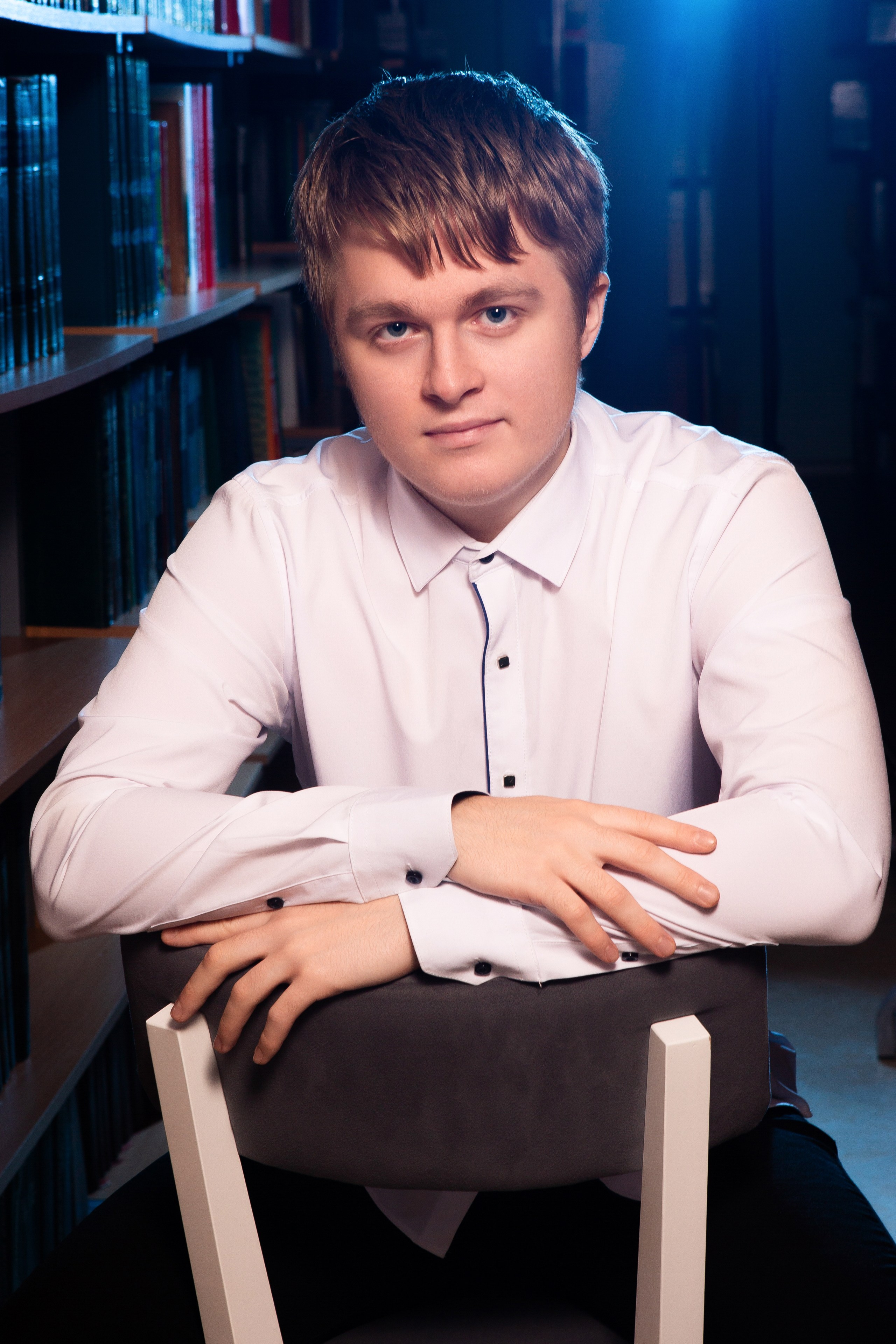 СЪЕМКА ПОРТРЕТОВ В БИБЛИОТЕКЕ ДЛЯ 11 КЛАССОВ-2. ТВОЙ АЛЬБОМ / ТВОИ ПРАВИЛА