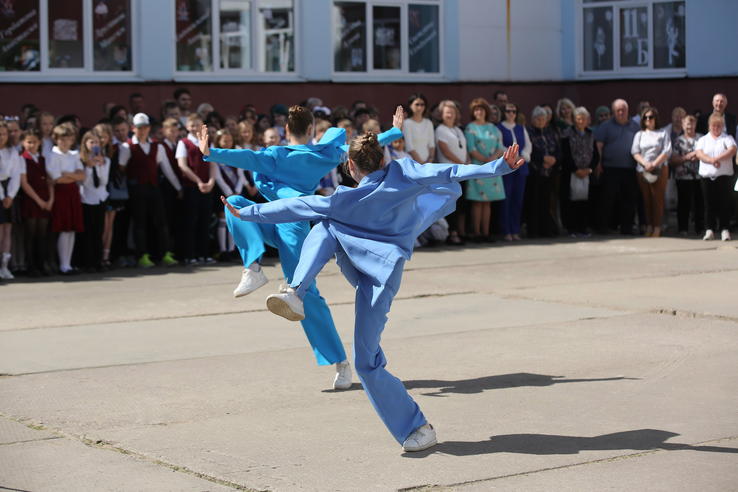 ЛИНЕЙКА «ПОСЛЕДНИЙ ЗВОНОК» 9 ШКОЛА 2024 г МЦЕНСК. ТВОЙ АЛЬБОМ / ТВОИ ПРАВИЛА