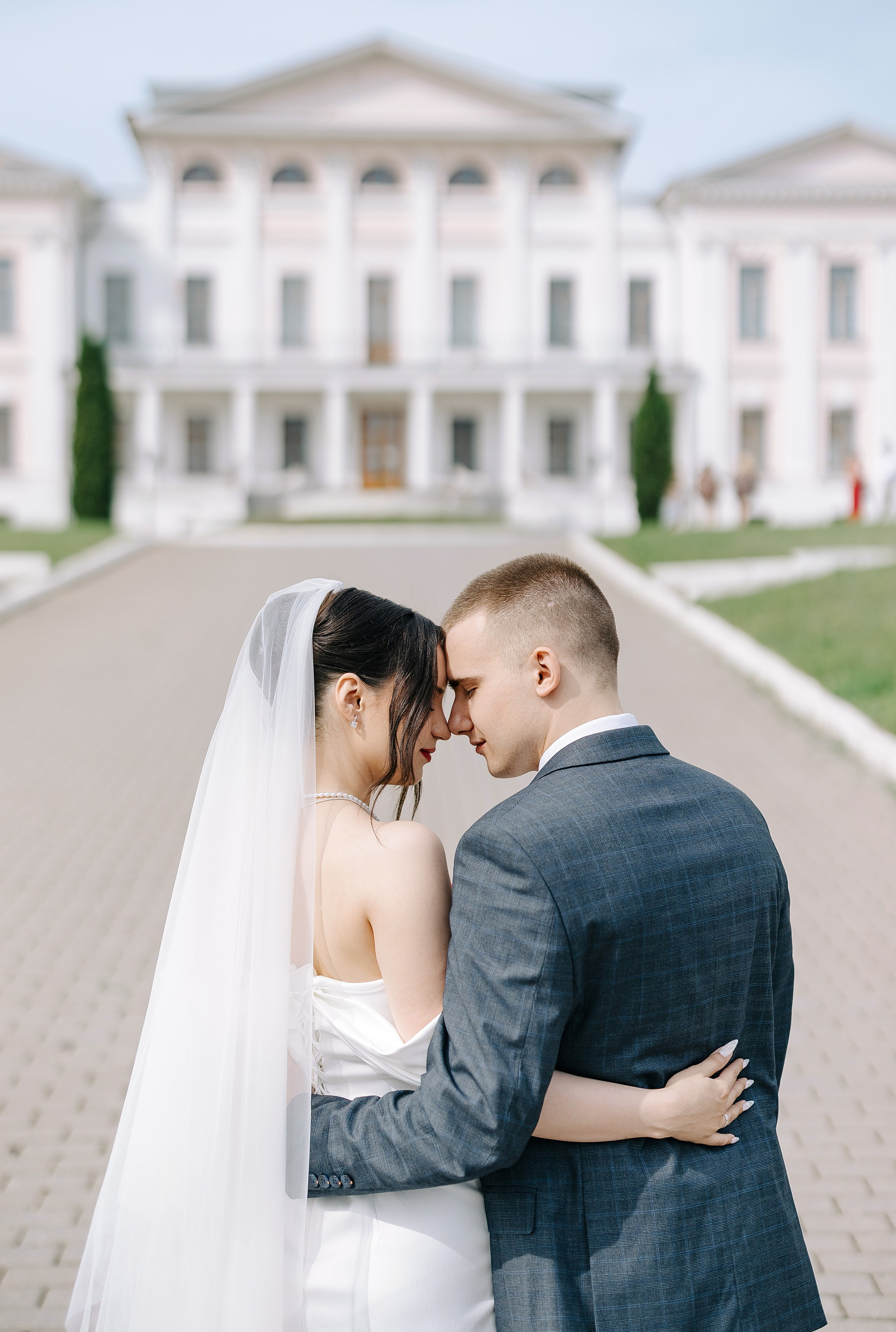 Белый лист. Александр Антонов. Профессиональный свадебный, репортажный фотограф в Москве, Подольске. Фото+Видео на любой праздник