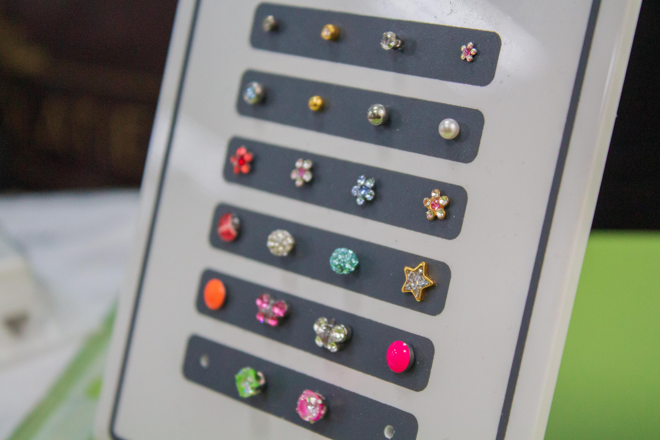 Цветочки в ушки или Как у принцессы Маруси появились сережки. Фотограф для вас и вашего бизнеса в Москве Альбина Никифоров