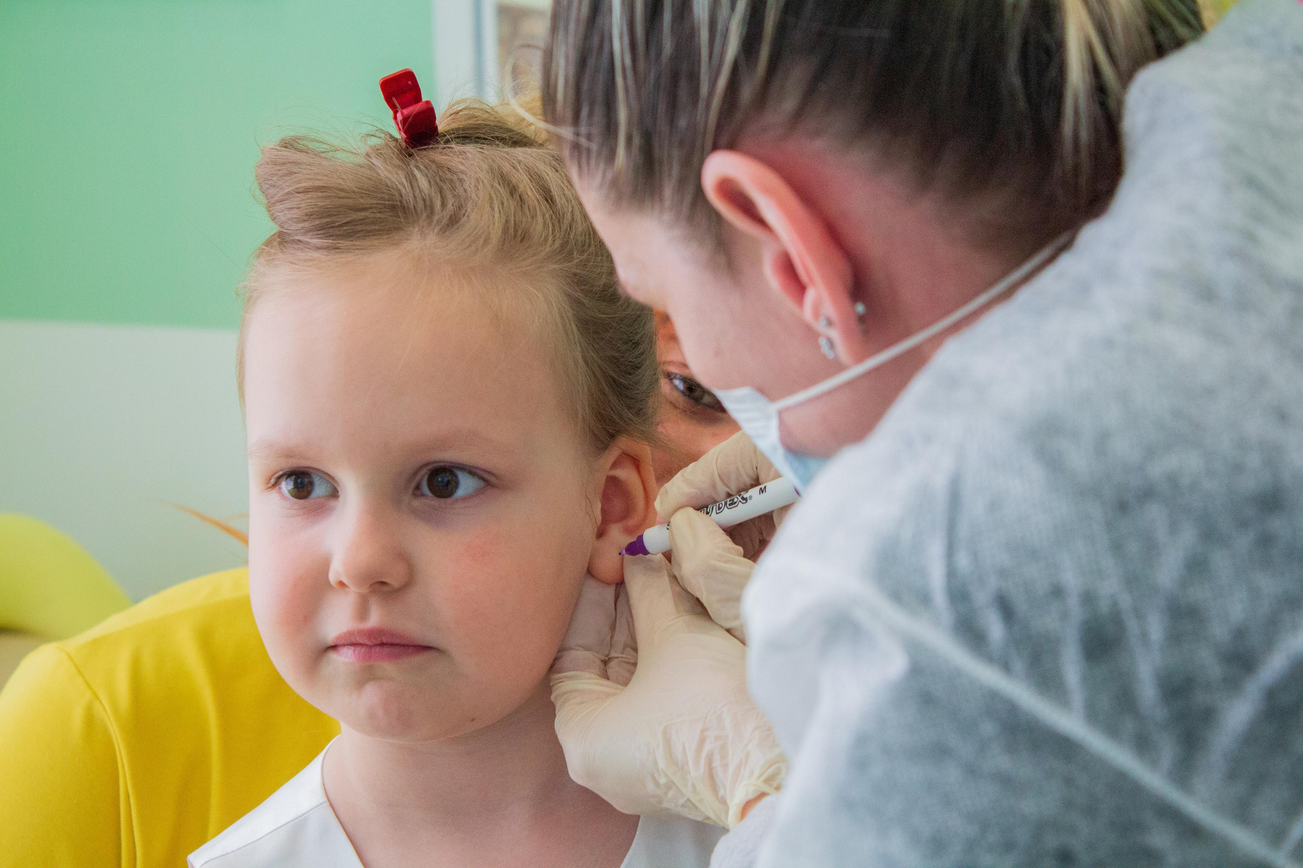 Цветочки в ушки или Как у принцессы Маруси появились сережки. Фотограф для вас и вашего бизнеса в Москве Альбина Никифоров