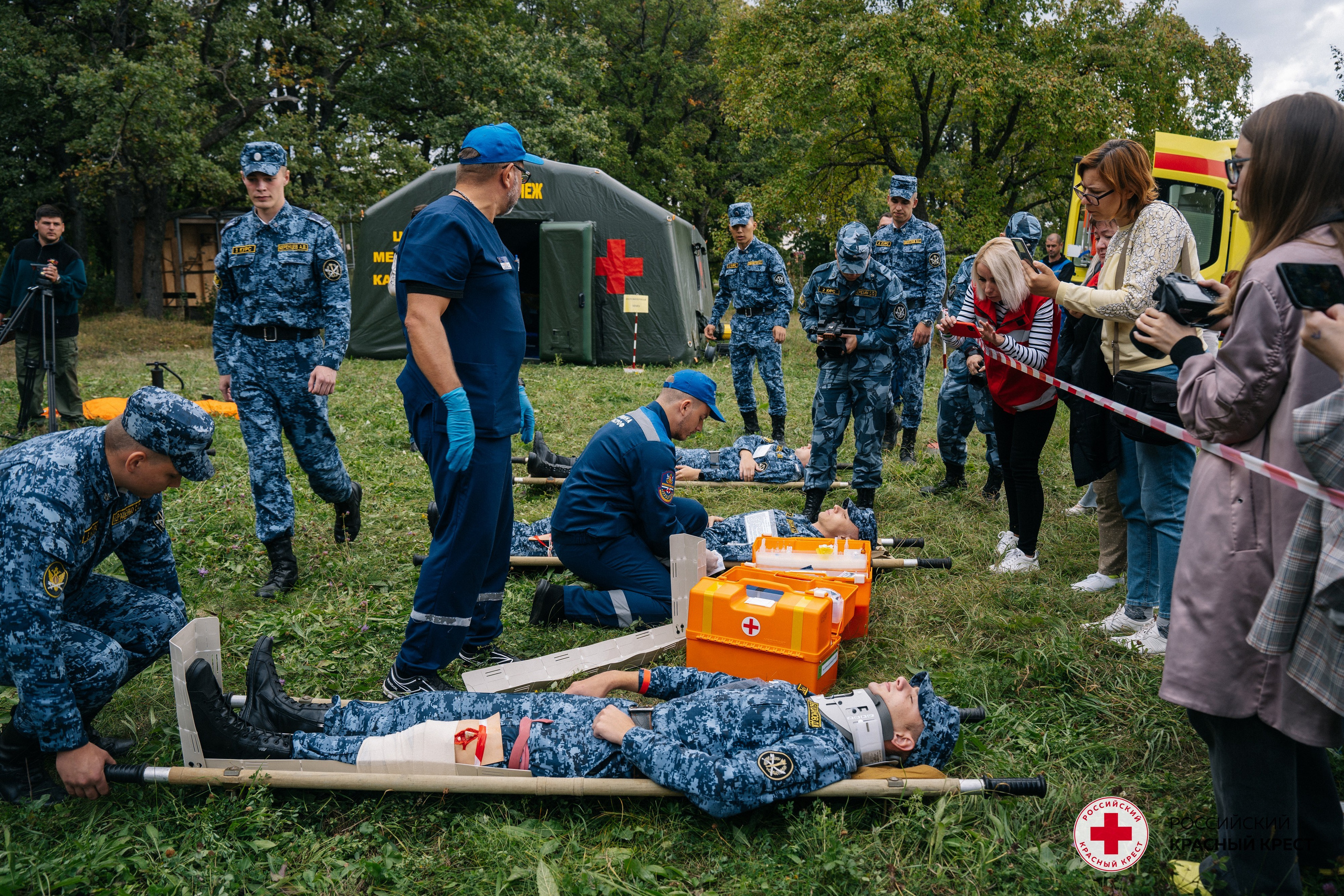 Красный крест | Дегас, медвежья берлога. Фотограф в Воронеже Ольга Космодемьянская
