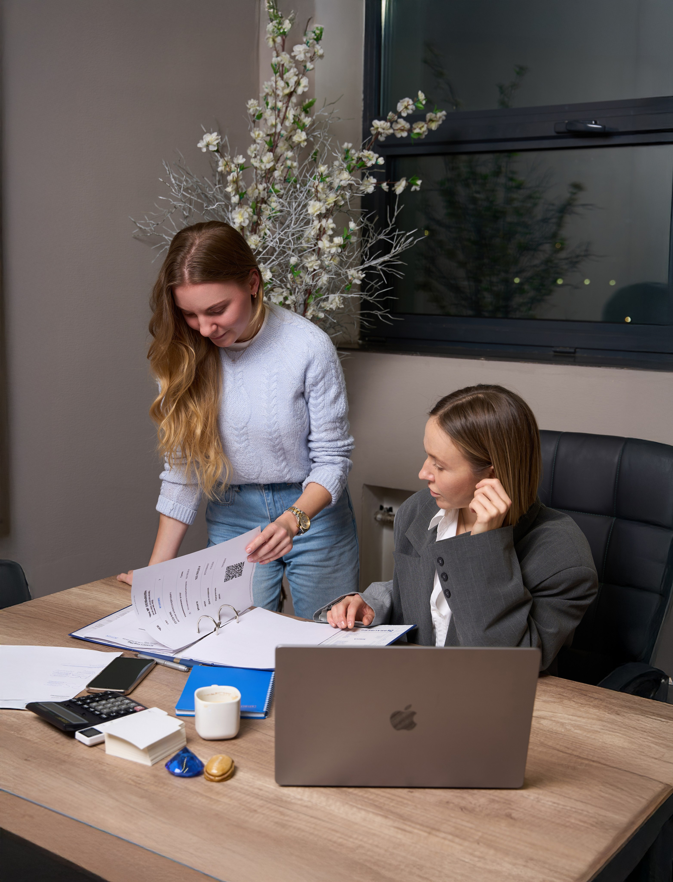 Офисная фотосъемка в Москве – Деловые портреты и командные фото | AkselPhoto. Фотограф в Москве (ЮВАО ВАО СВАО)