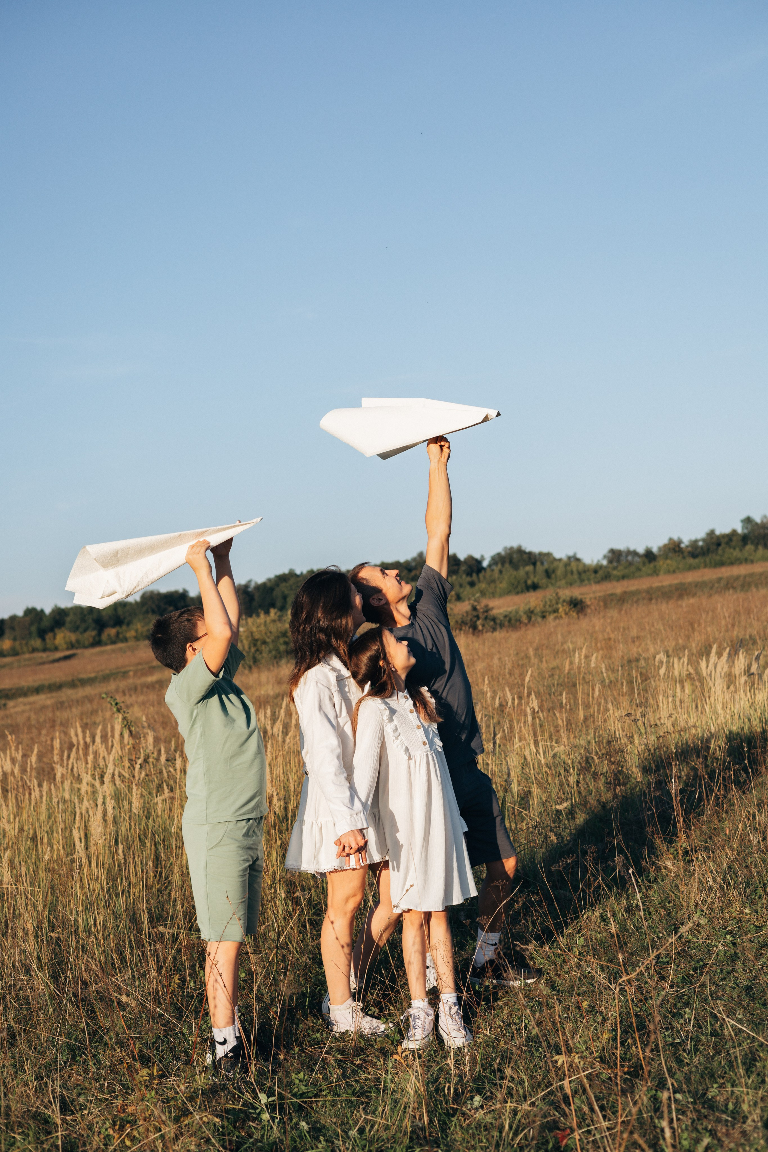 Юля, Илья, Полина, Сергей. Ваш фотограф