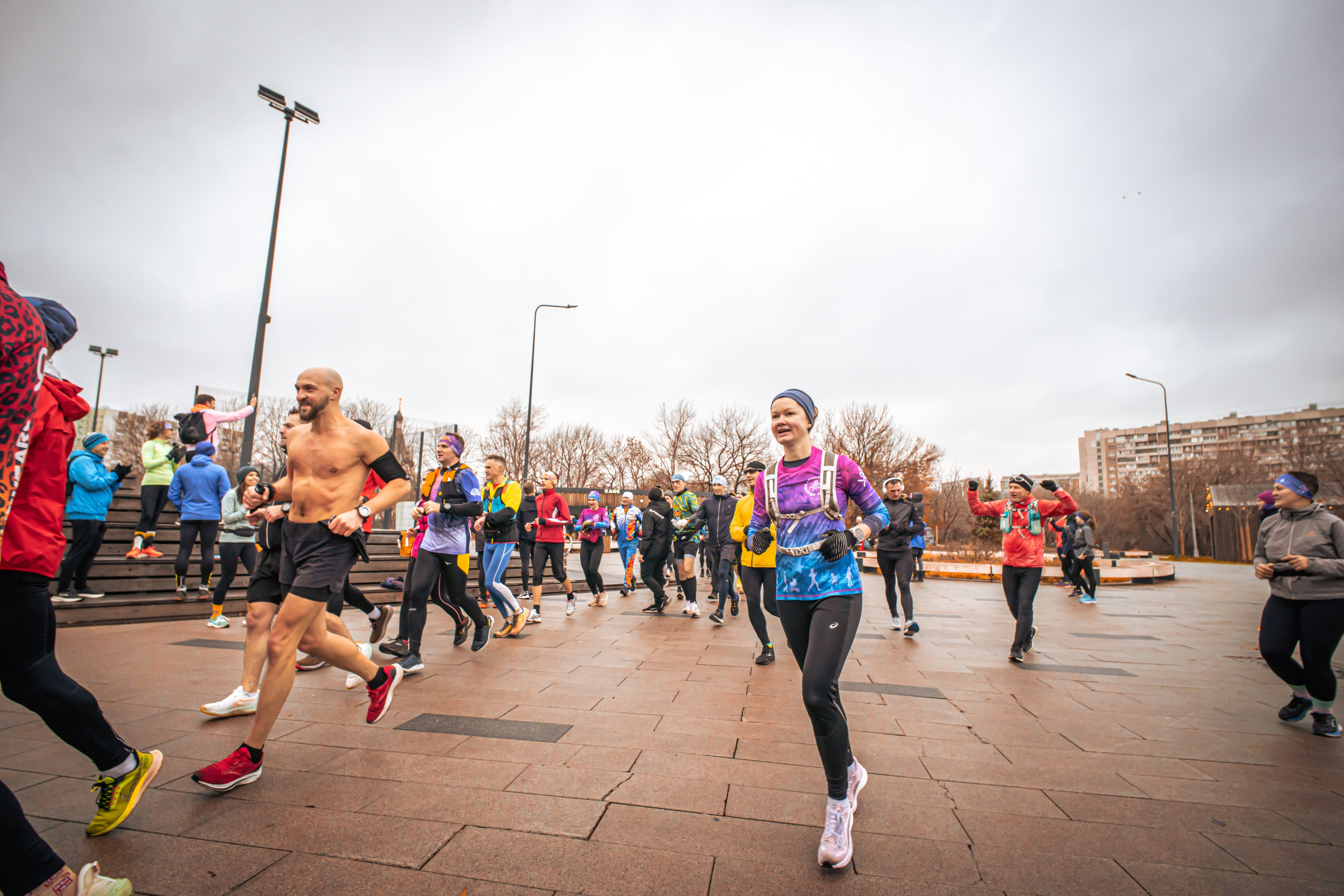 #марафонудома #яuzarun 2024 2-я петля, группа 6:30. Роман Капилюшов. Бег. Фото. Видео. г. Люберцы