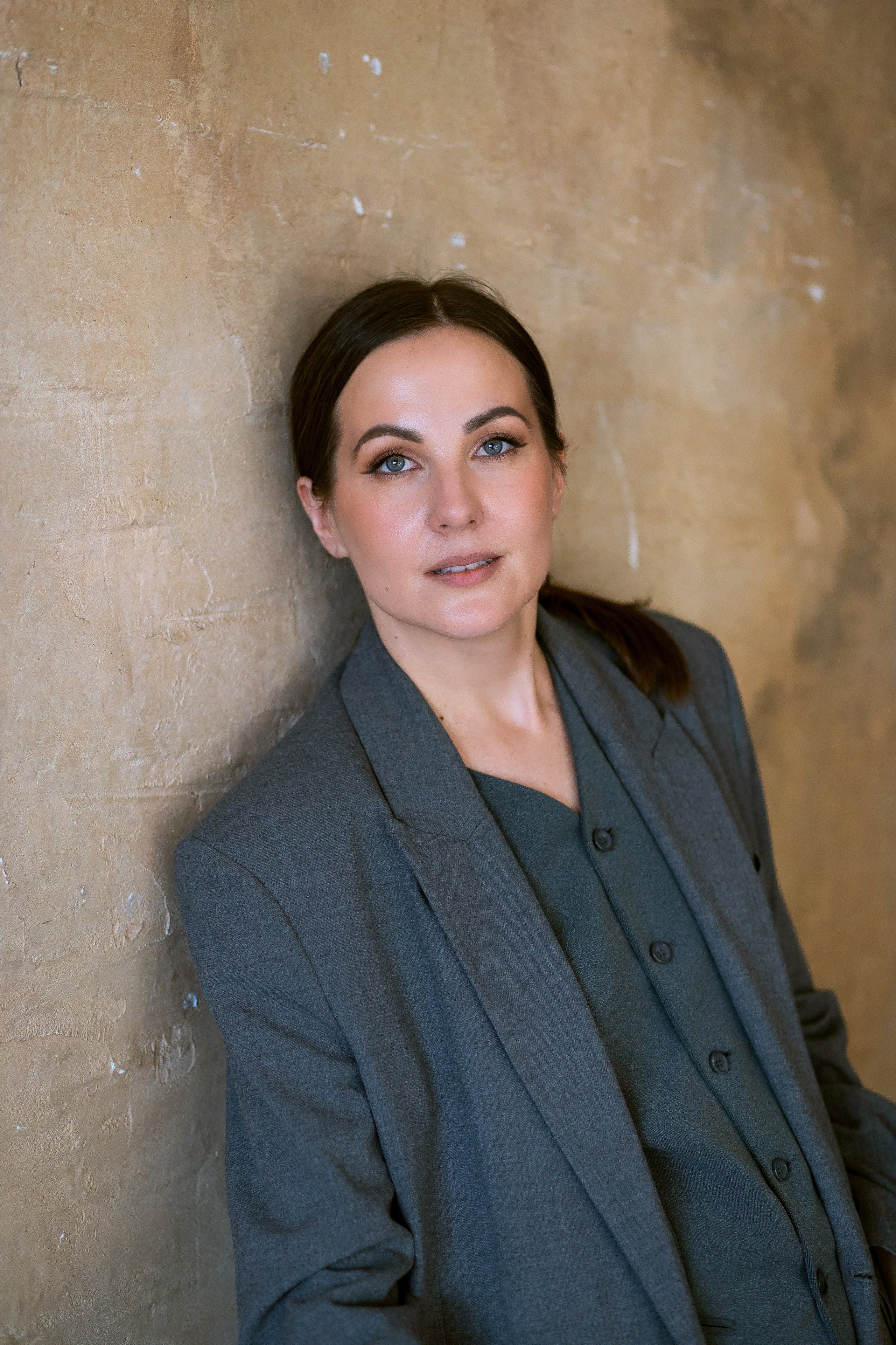 Деловой женский портрет в студии. Семейный фотограф в Москве Влада Лунина