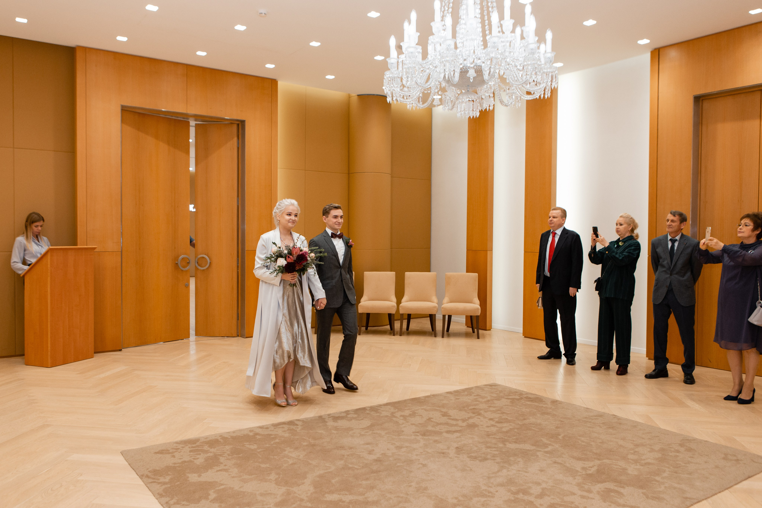 Александр и Ольга. Видеосъемка и фотосъемка свадеб. Фотограф и оператор на свадьбу. Видеосъемка подкастов, собственная видео-фотостудии. Предметная фотосъемка