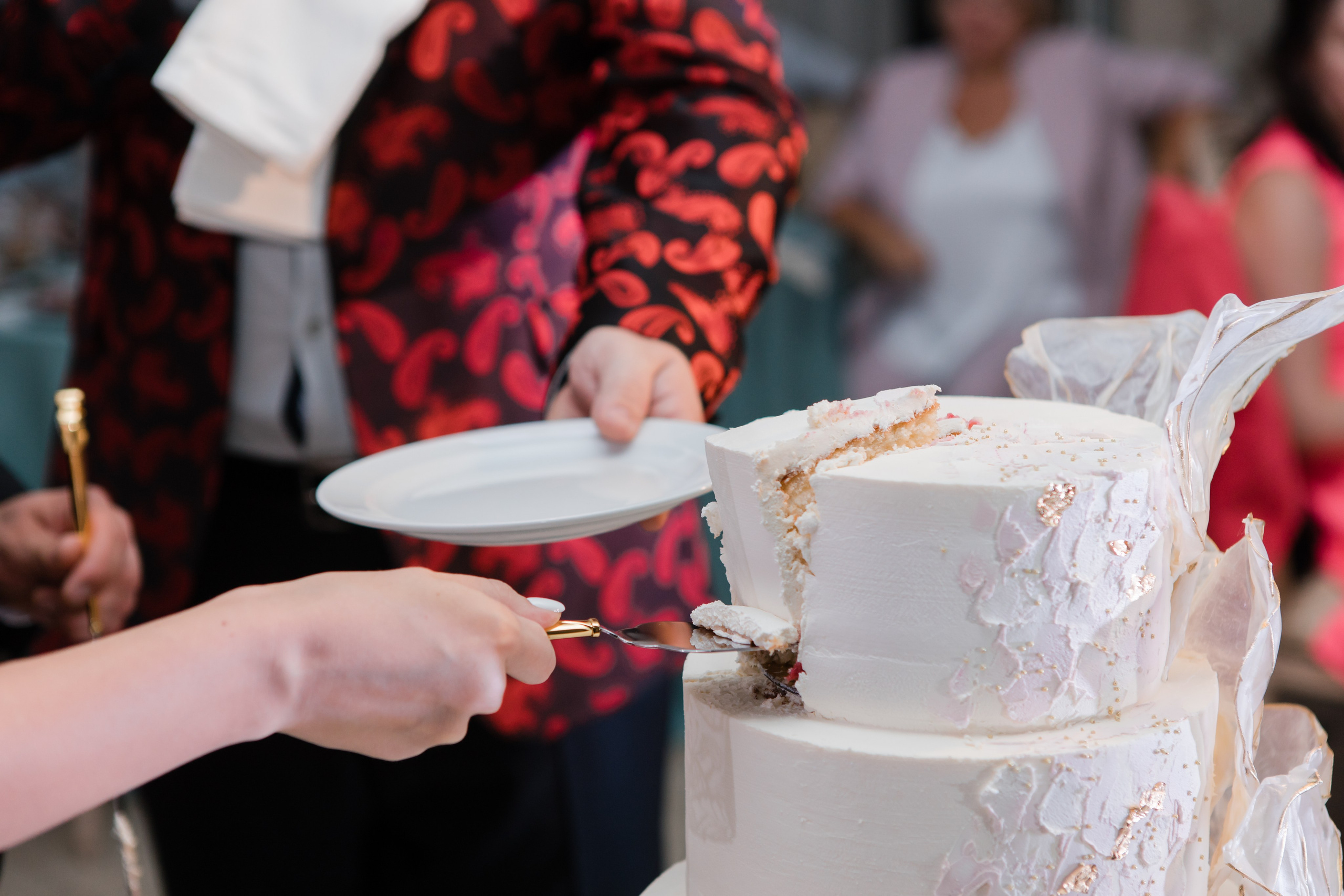 Свадебная фотосъемка Михаила и Ольги. День нашей свадьбы. Видеосъемка и фотосъемка свадеб. Фотограф и оператор на свадьбу. Видеосъемка подкастов, собственная видео-фотостудии. Предметная фотосъемка