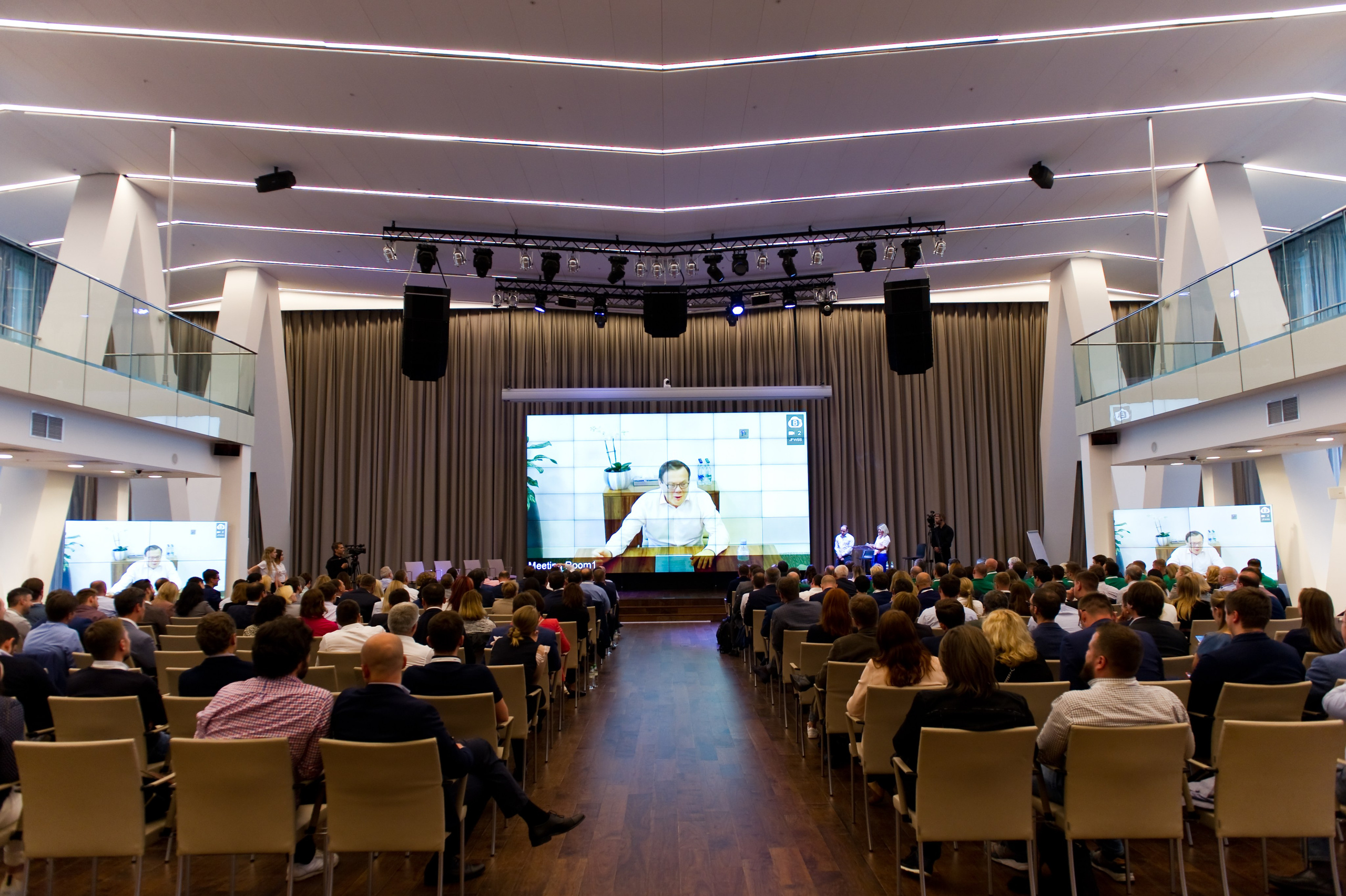 Конференция X5 Retail Group. Репортажный фотограф и видеограф Слава Думчев. Тимбилдинги, отчетники, корпоративы