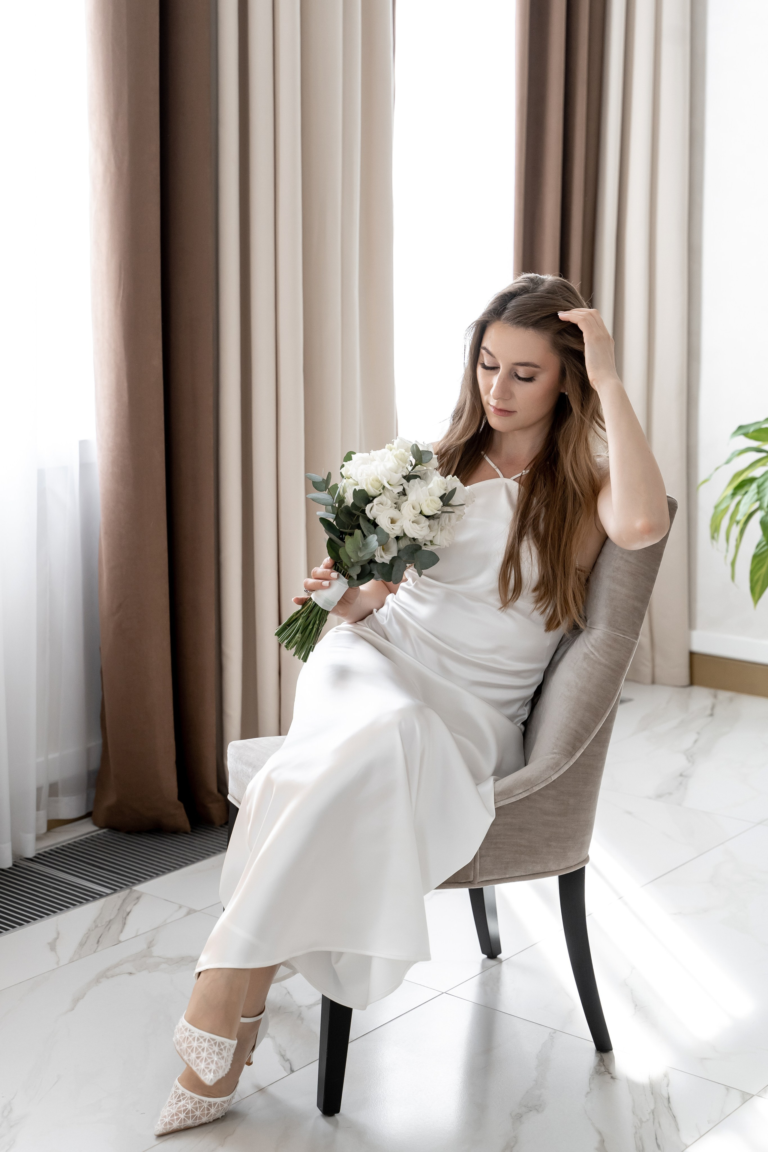 Свадебный фотограф в Москве. Свадебный фотограф Видное, Бутово, Домодедово, Щербинка, Царицыно. Роспись во дворце бракосочетания Южное Бутово. Регистрация брака в Москве и Московской области. Фотограф на свадьбу. Свадебная фотосессия в центре Москвы. Фотосессия свадебного банкета  в ресторане. Выездная регистрация брака. Фотосессия молодоженов. Свадебная прогулка. Жених и невеста в день свадьбы. Wedding in Moscow. Свадебная фотосессия  в Барвихе. Стильная свадебная фотография. Сборы жениха и невесты в день свадьбы. 