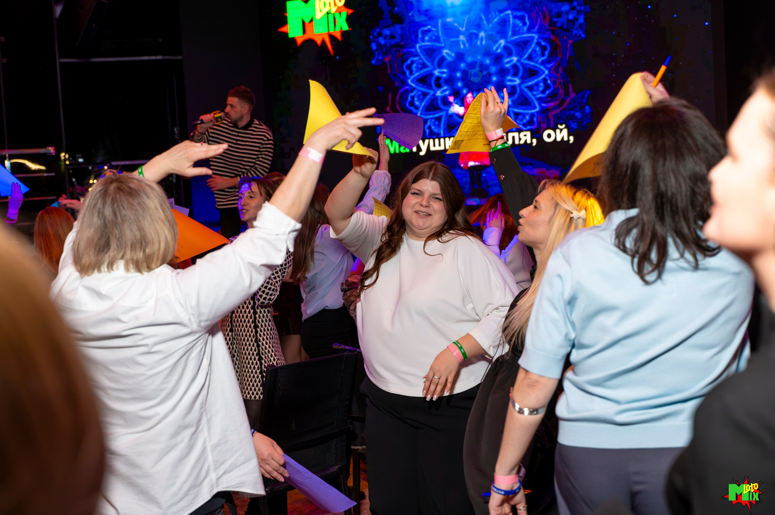 фотоотчет mixloto 13 февраля 2026 год, фотоотчет, репортажный фотограф, съемка мероприятия, фотограф Минск, репортаж Минск, фотограф Ольга Шаповалова. съемка на праздник, съемка день рождения. съемка юбилея, фотограф Беларусь 