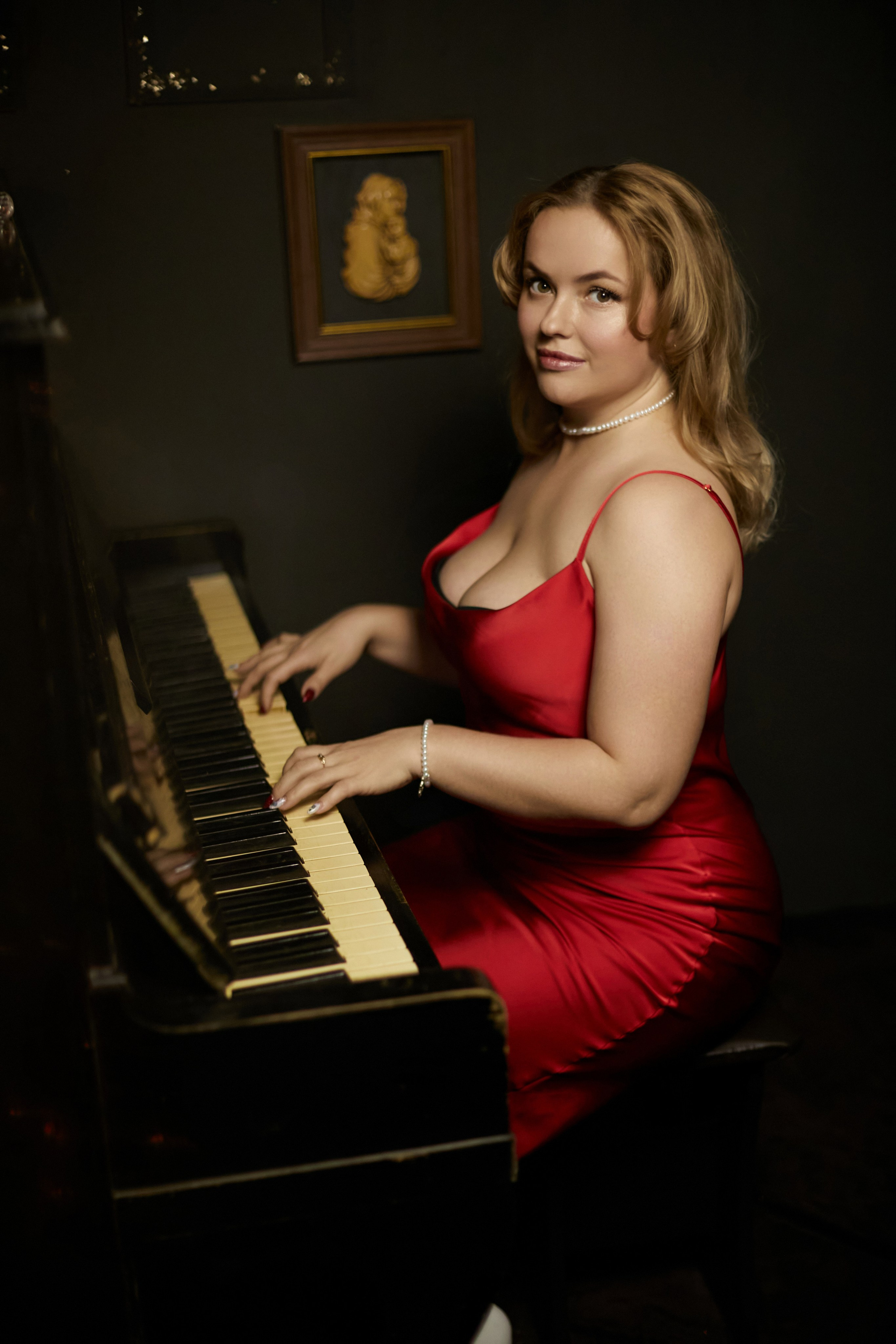 «Красное платье, темный шоколад». Свадебный и креативный фотограф в ЮФО и МСК