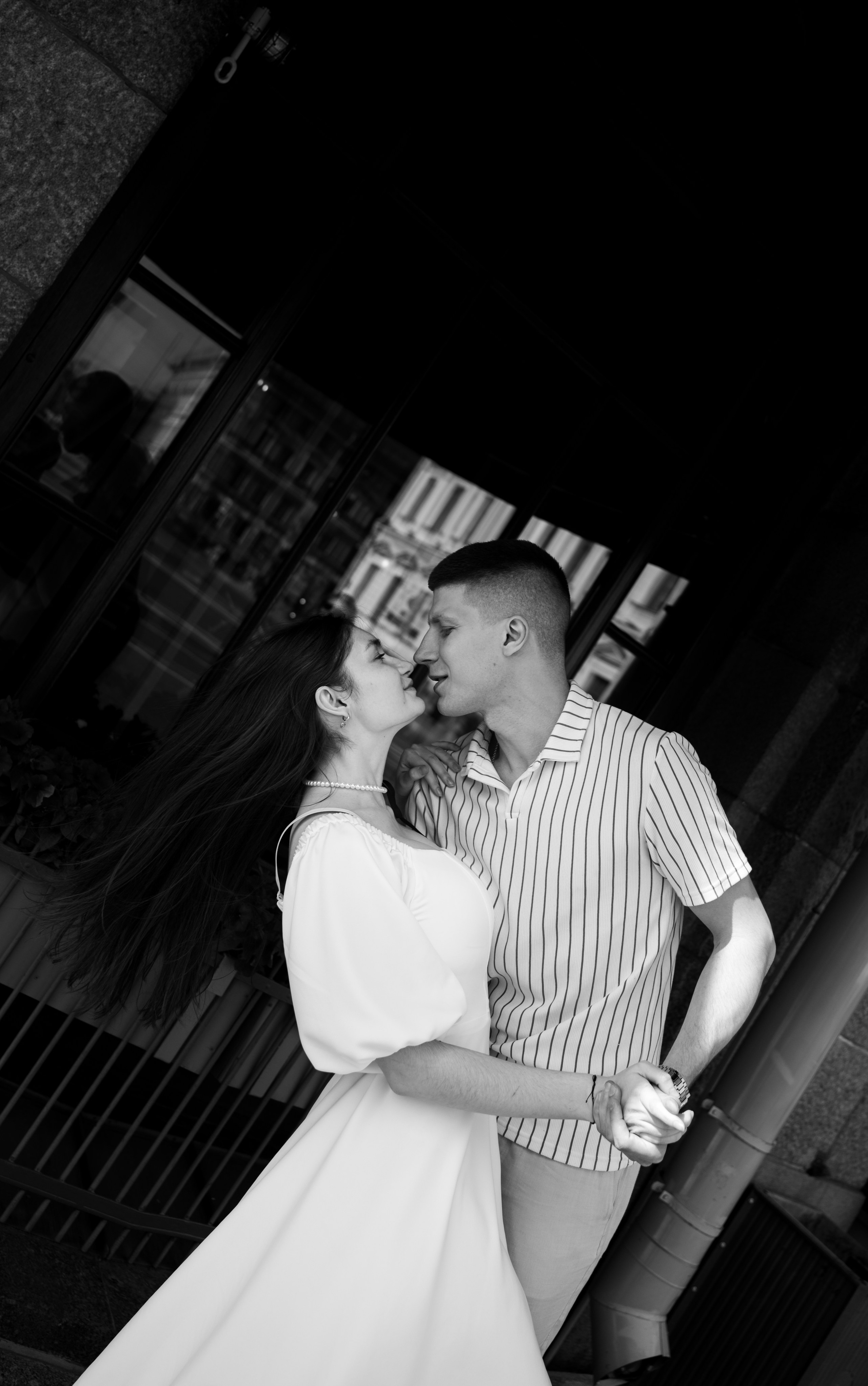 Иван и Алена Прогулочная фотосессия. Свадебный фотограф
