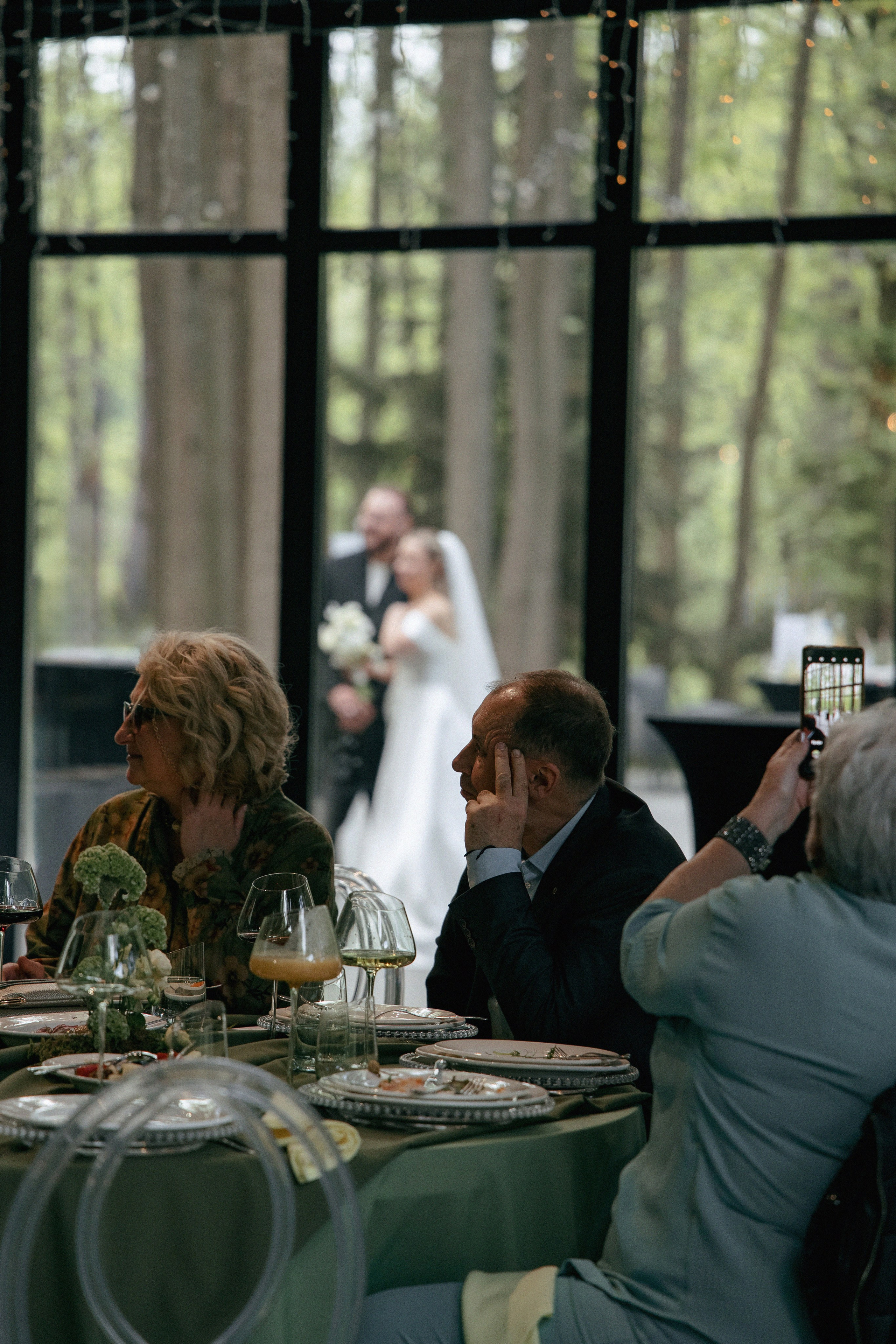 ЛЕС Event House выездная регистрация и свадебный банкет на площадке ЛЕС. Свадебный фотограф Москва