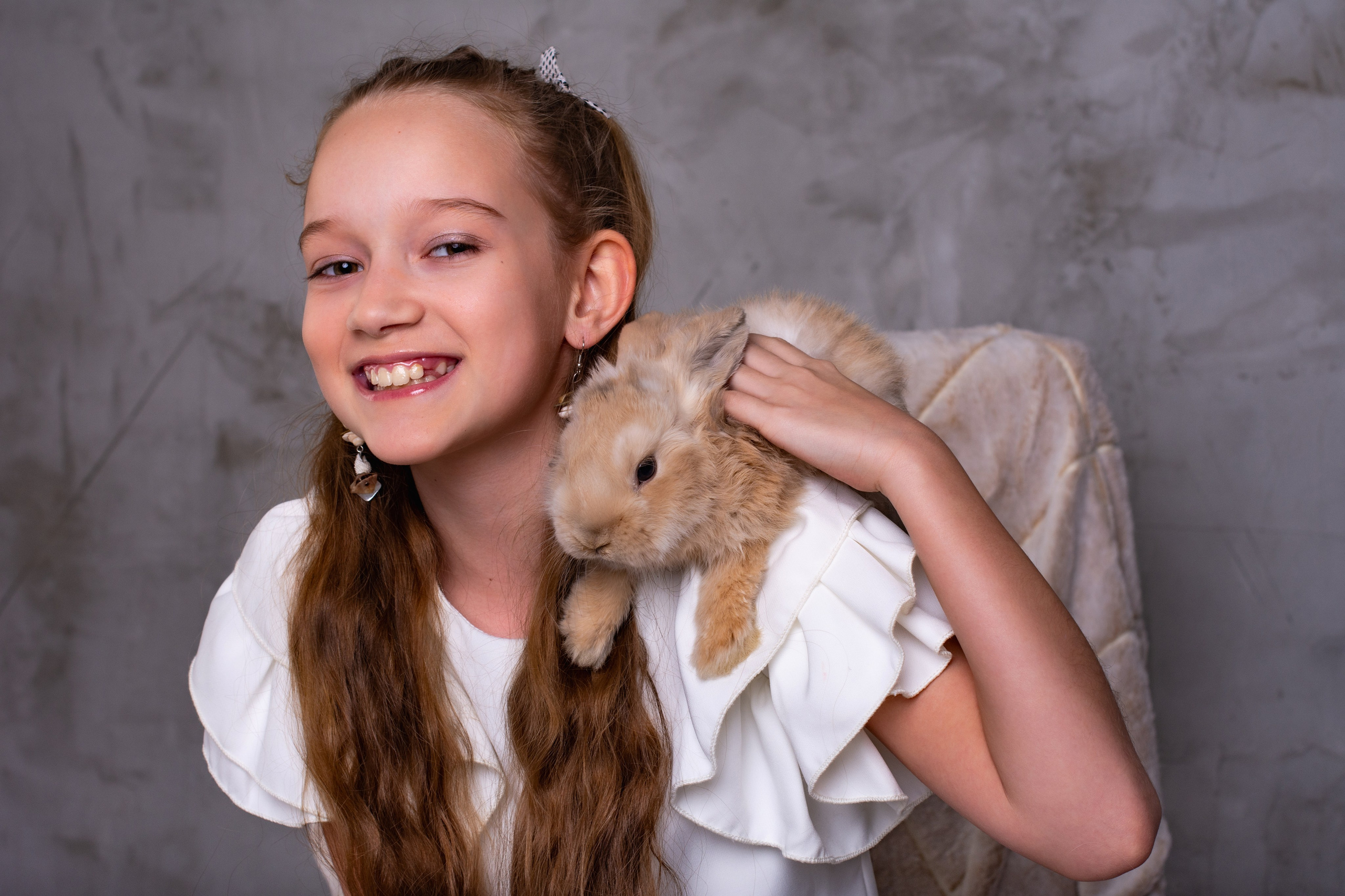 Дети и кролик. Детский фотограф в Новокузнецке Николай Чекалин