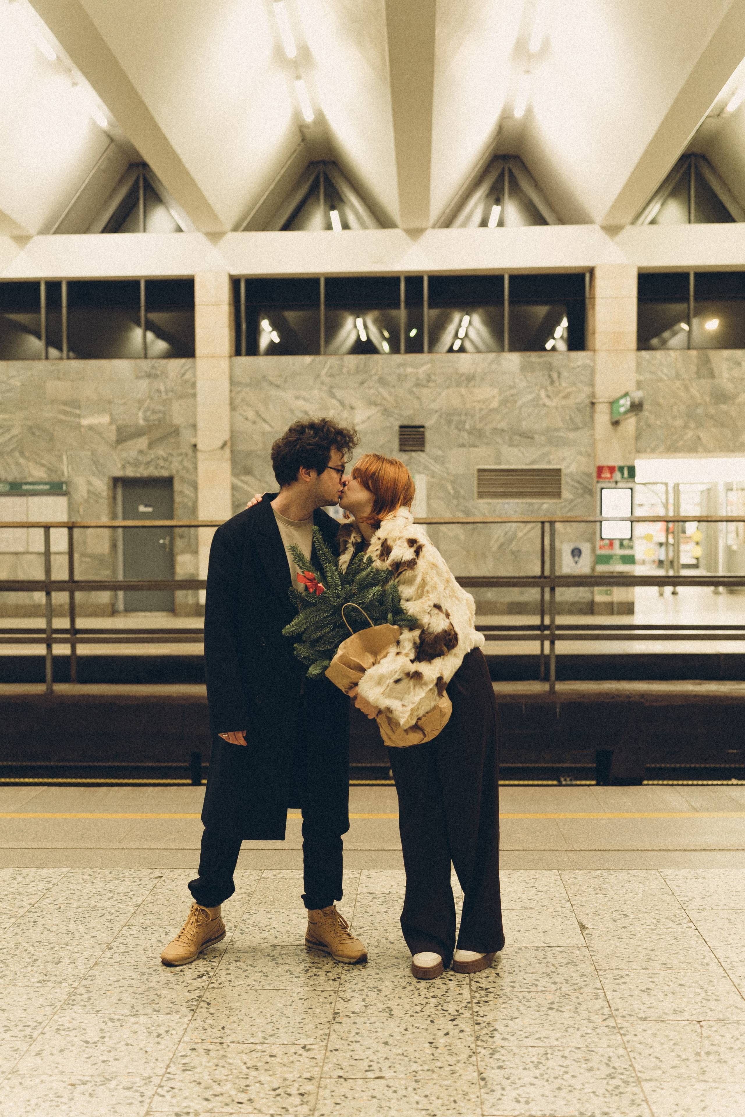 НОВОГОДНЯЯ ФОТОСЕСИИЯ ПАРЫ В МЕТРО ЛЮБОВЬ. Профессиональный фотограф, Санкт-Петербург — Виктория Богомолова