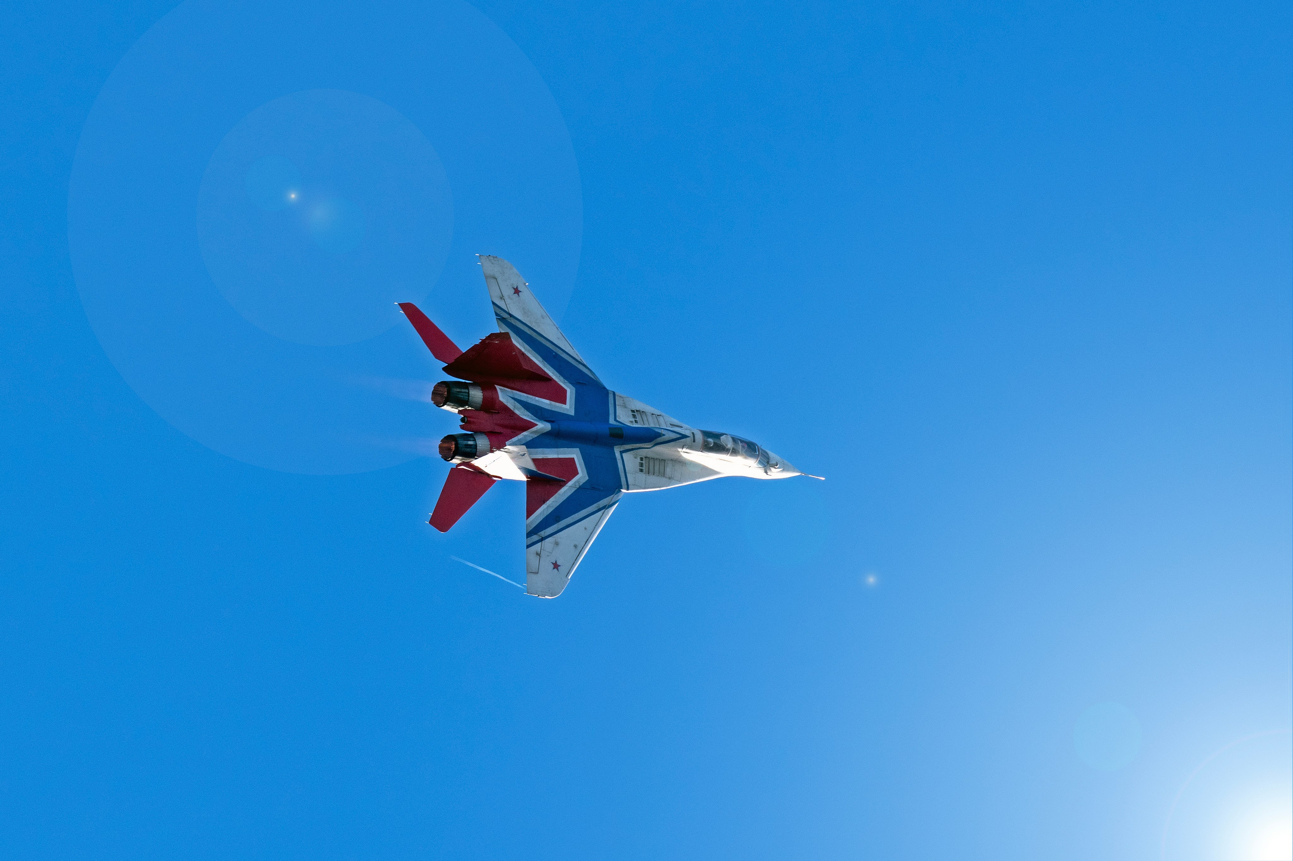 Авиация: самолеты, вертолеты, небесные зарисовки. От прошлого к будущему авиации через фотографию