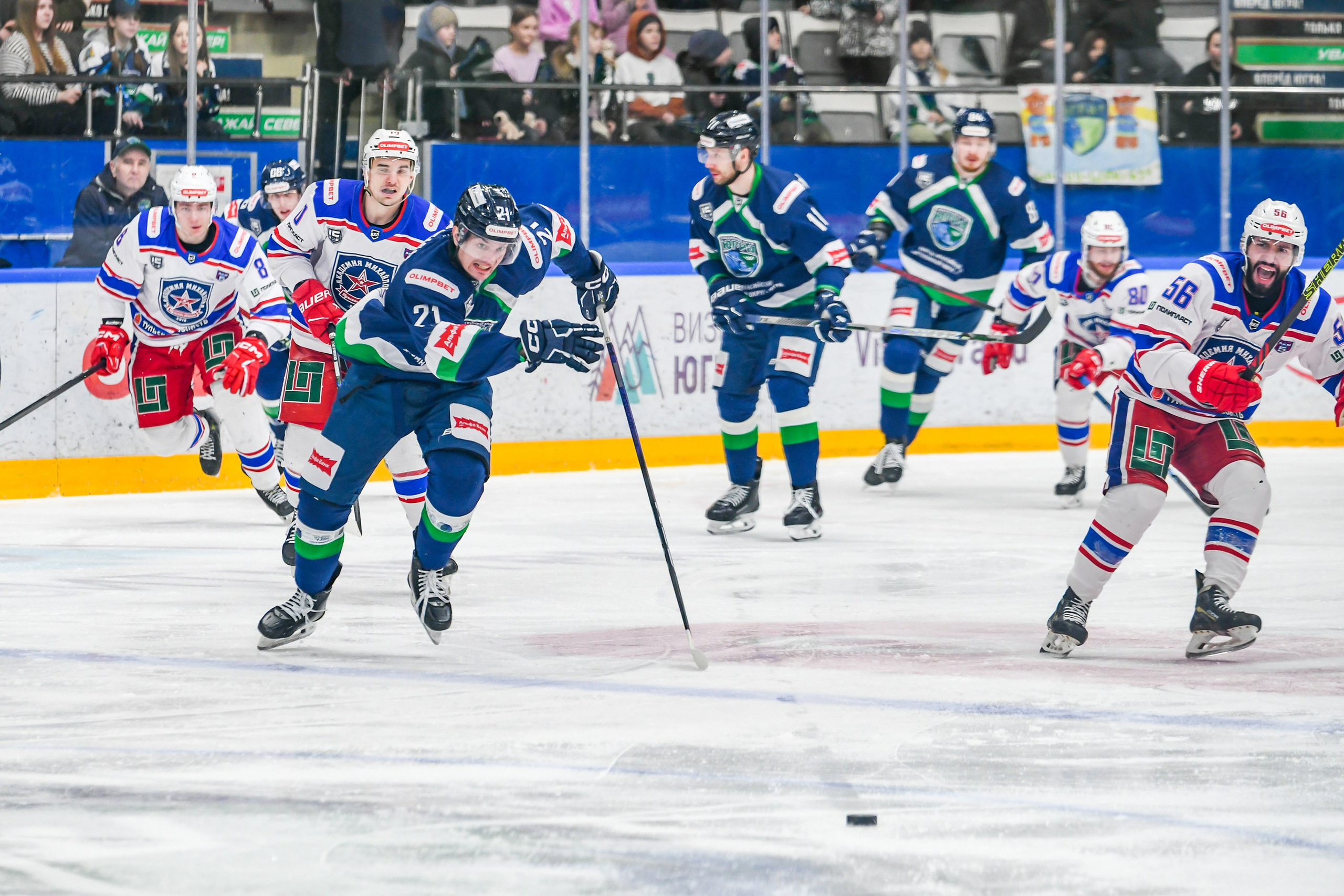 Матчи регулярного чемпионата ВХЛ. Фотограф в Ханты-Мансийске Евгений Жуланов