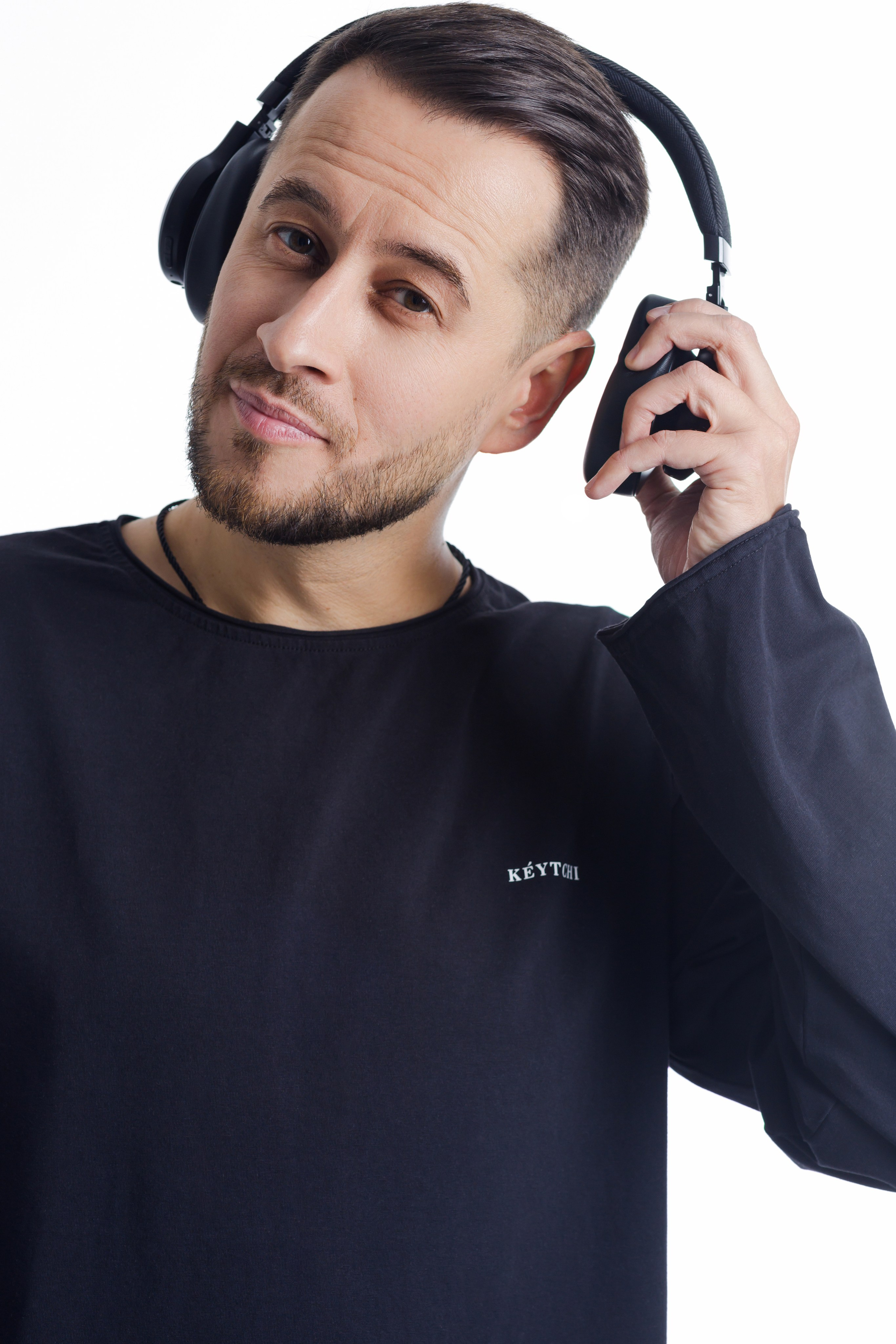 АЛЕКСЕЙ. Продающий контент для маркетплейсов и e-commerce «под ключ»