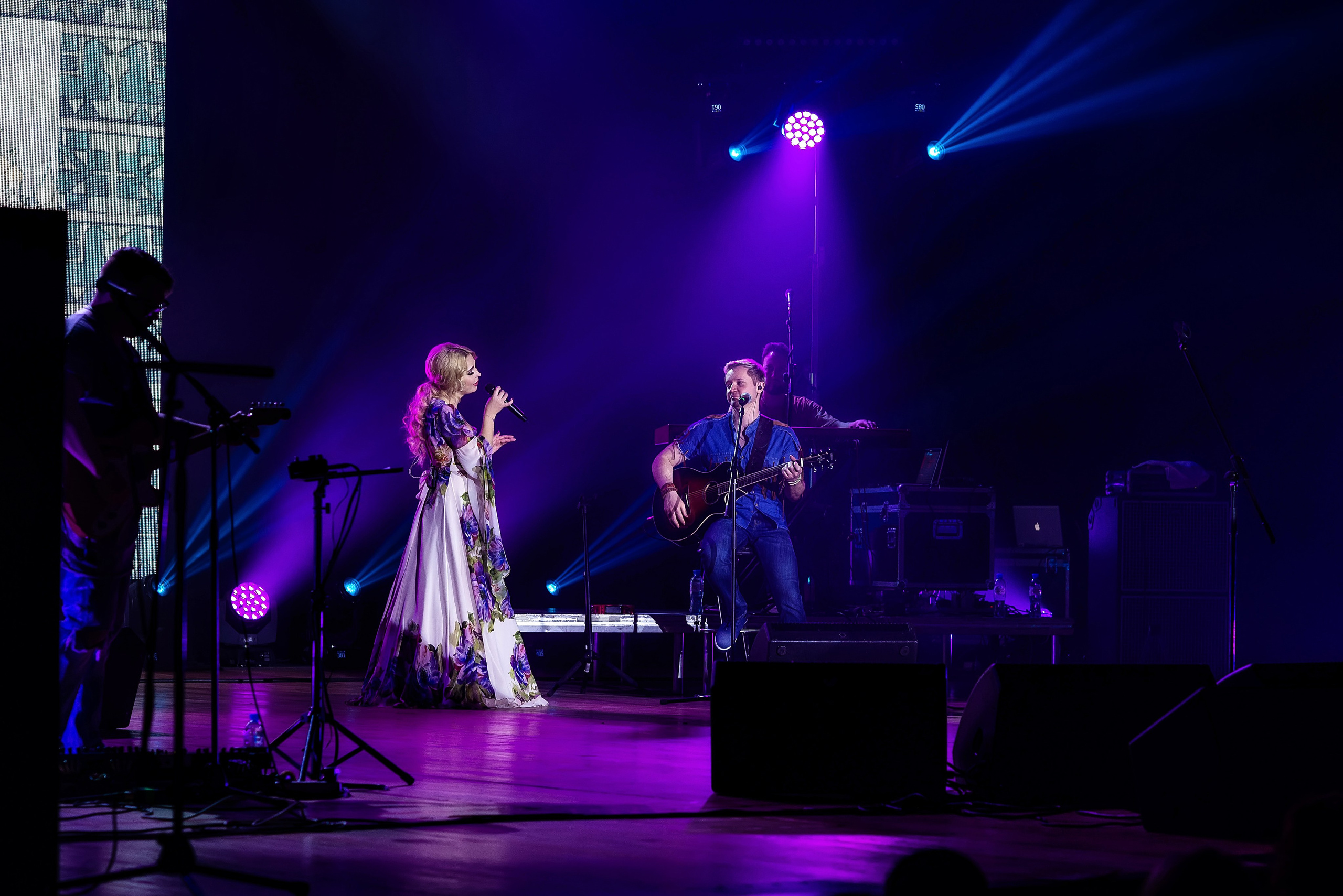 Концерт Пелагеи. Школьный, фэшн фотограф в Тюмени и в России Ирина Королева